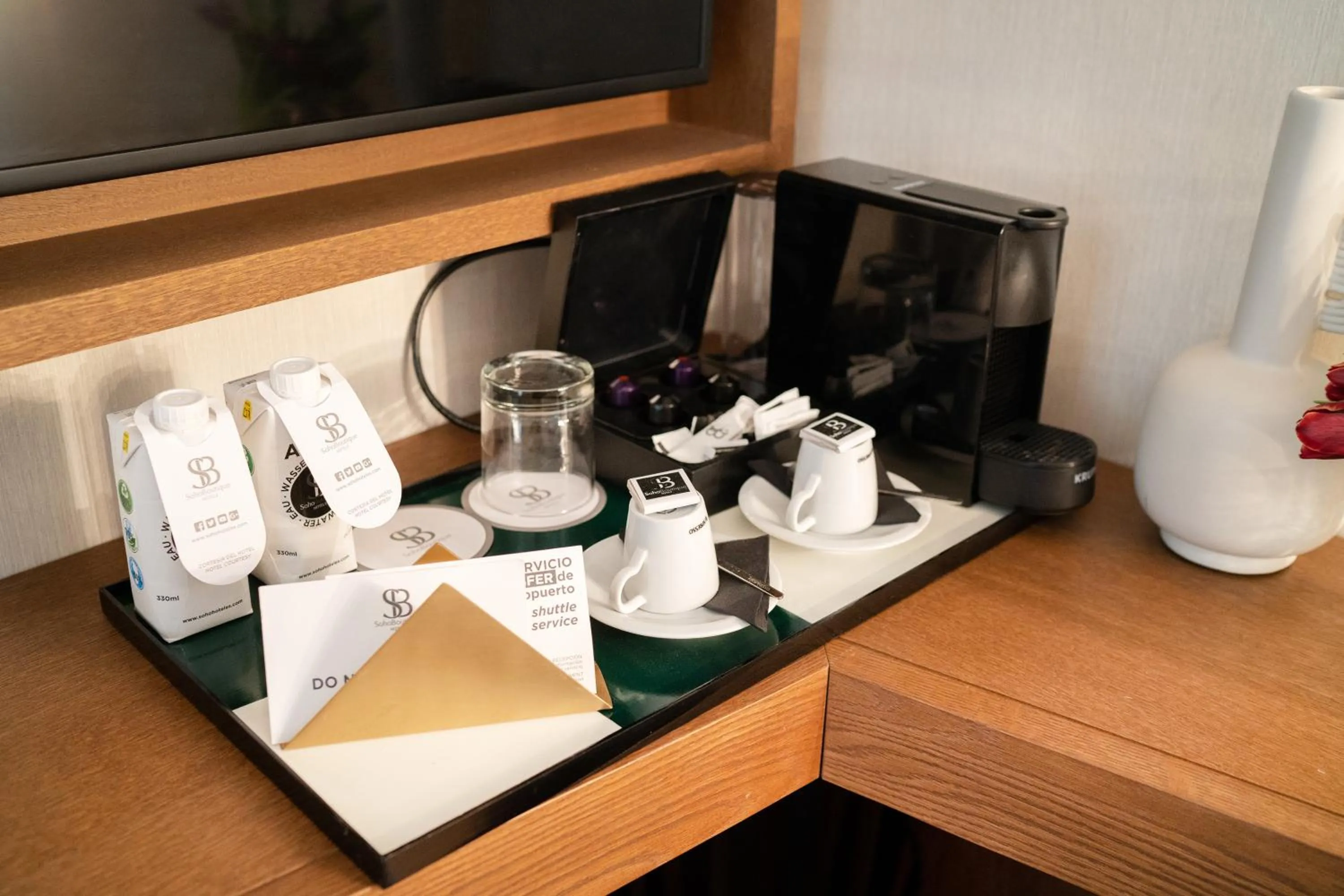 Coffee/tea facilities in Soho Boutique Equitativa