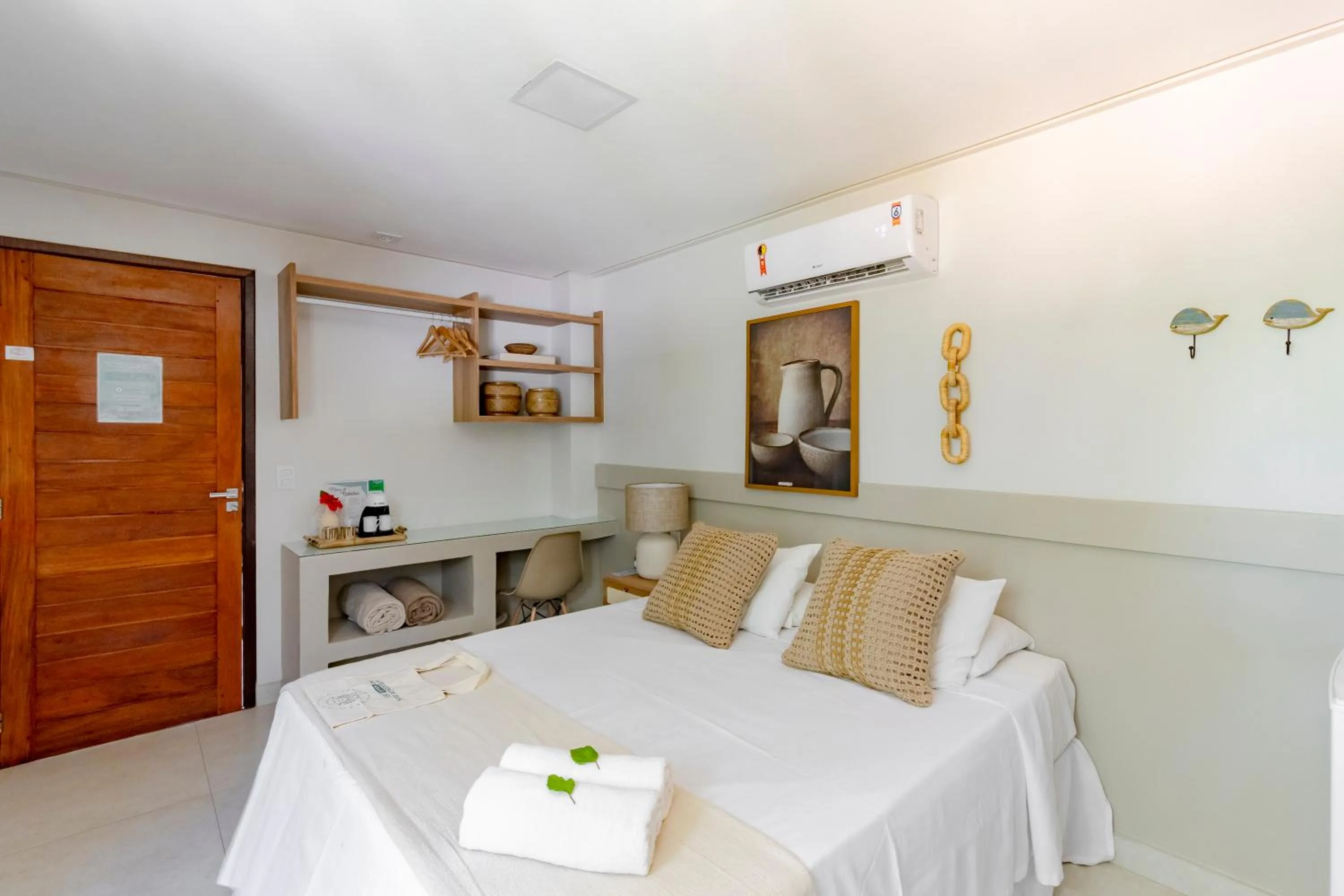 Photo of the whole room, Bed in Pousada Praiana