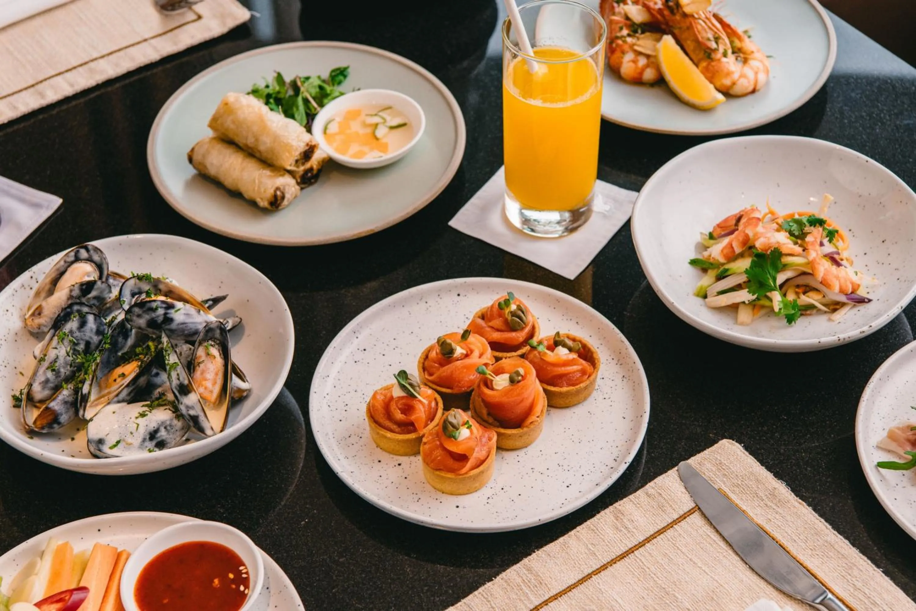 Lounge or bar in JW Marriott Hotel Hanoi