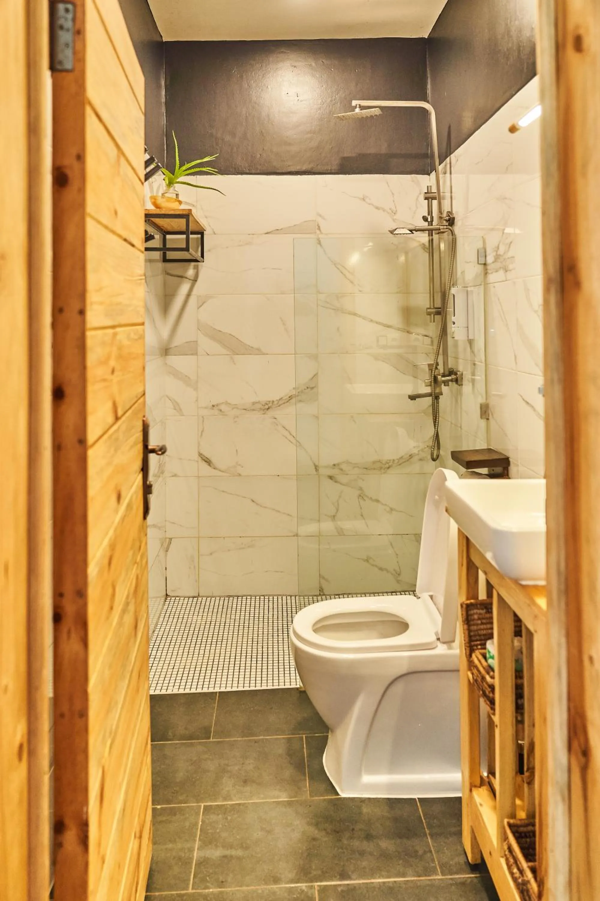 Bathroom in Eagle View Lodge - Kigali