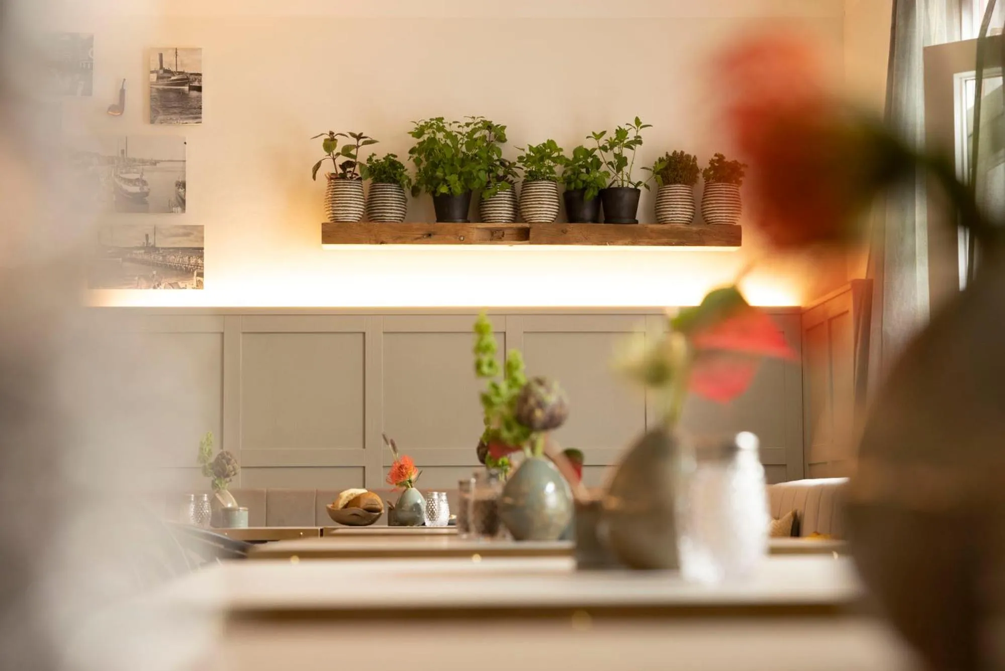 Restaurant/places to eat in Boutiquehotel Petuh