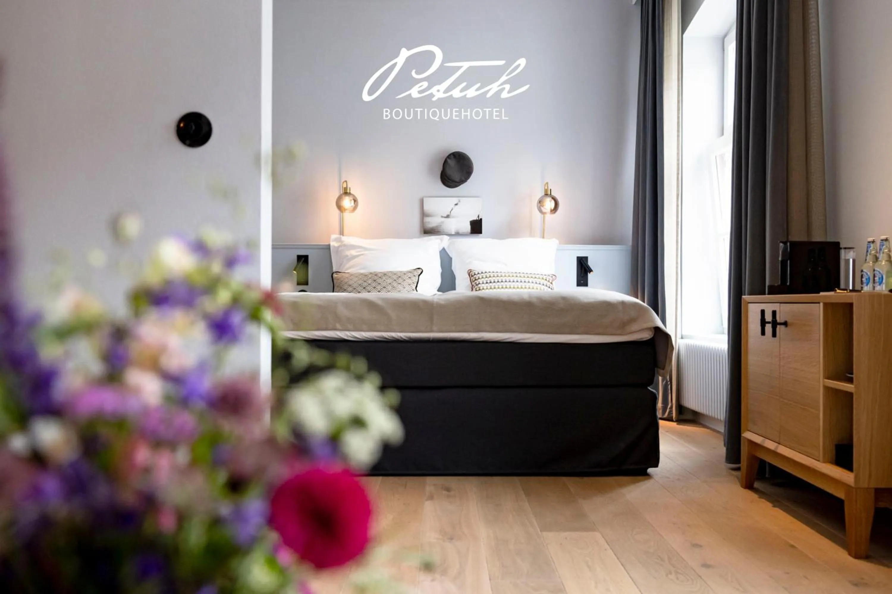 Photo of the whole room, Bed in Boutiquehotel Petuh