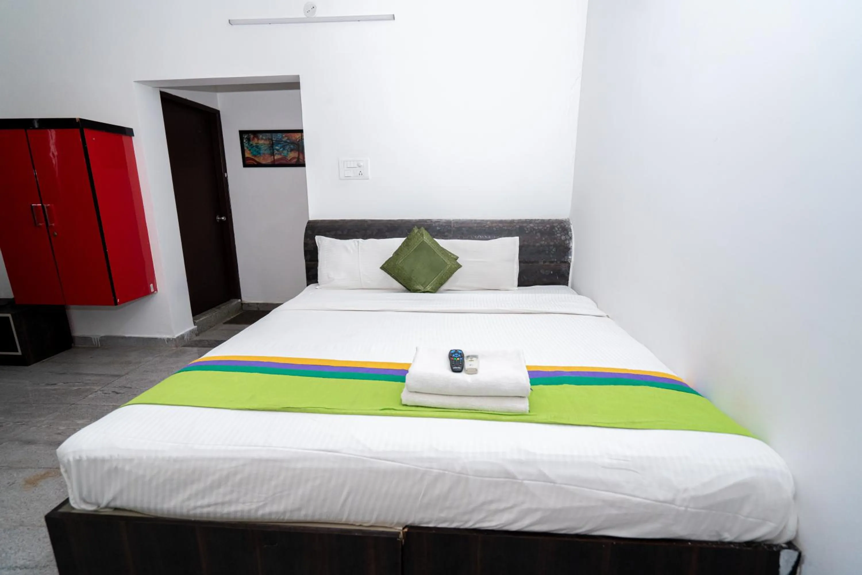 Bed in Hotel Dhruv Palace Bangalore Jakkur