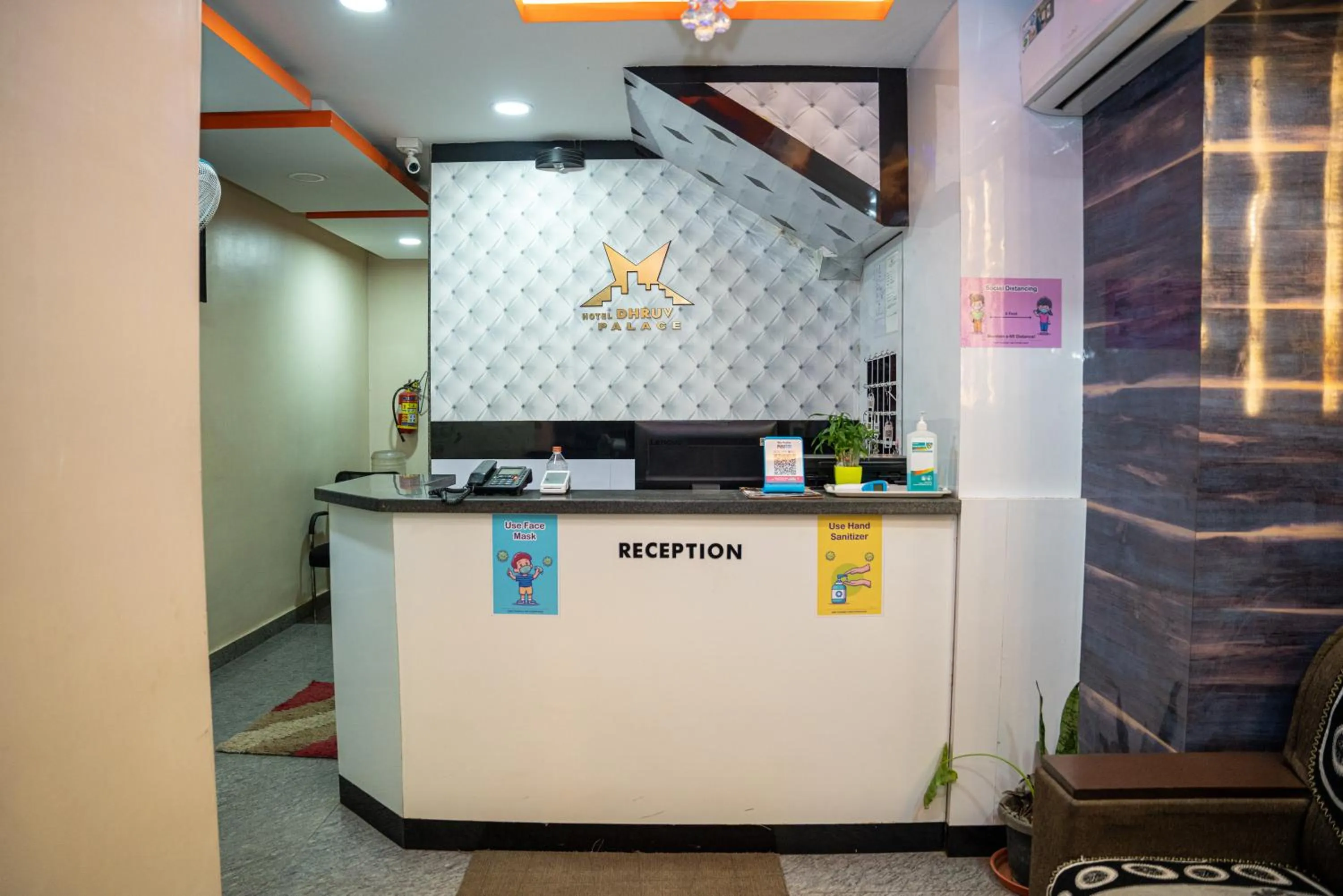 Lobby or reception in Hotel Dhruv Palace Bangalore Jakkur