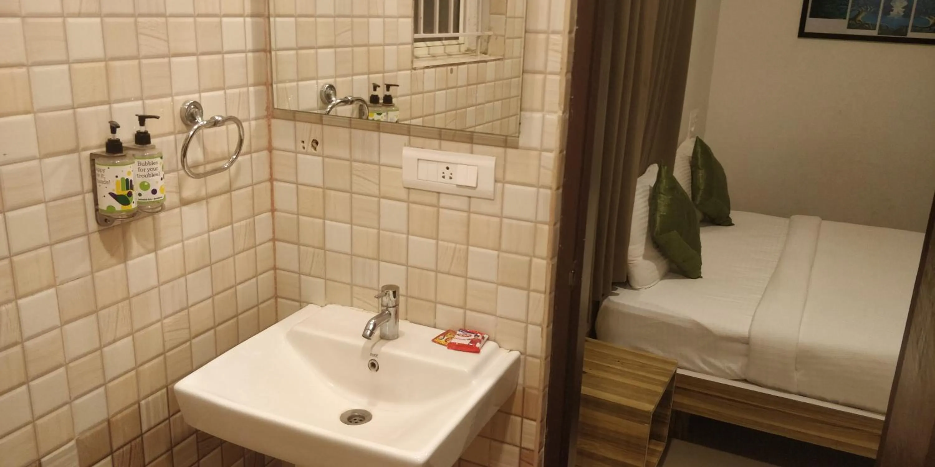 Bathroom, Bed in Hotel Dhruv Palace Bangalore Jakkur