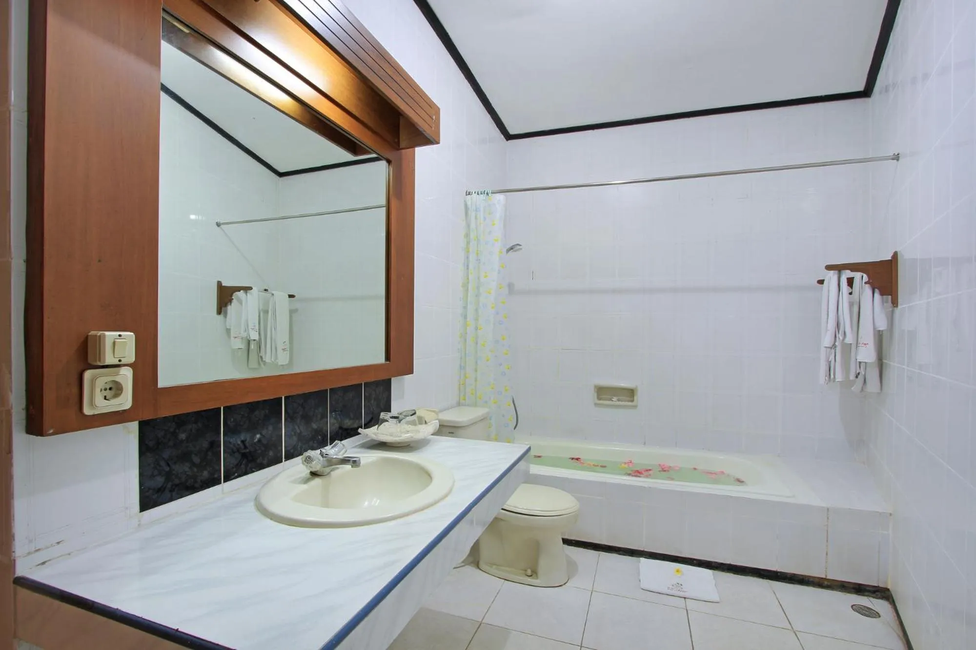 Puri Naga Beachfront Cottages