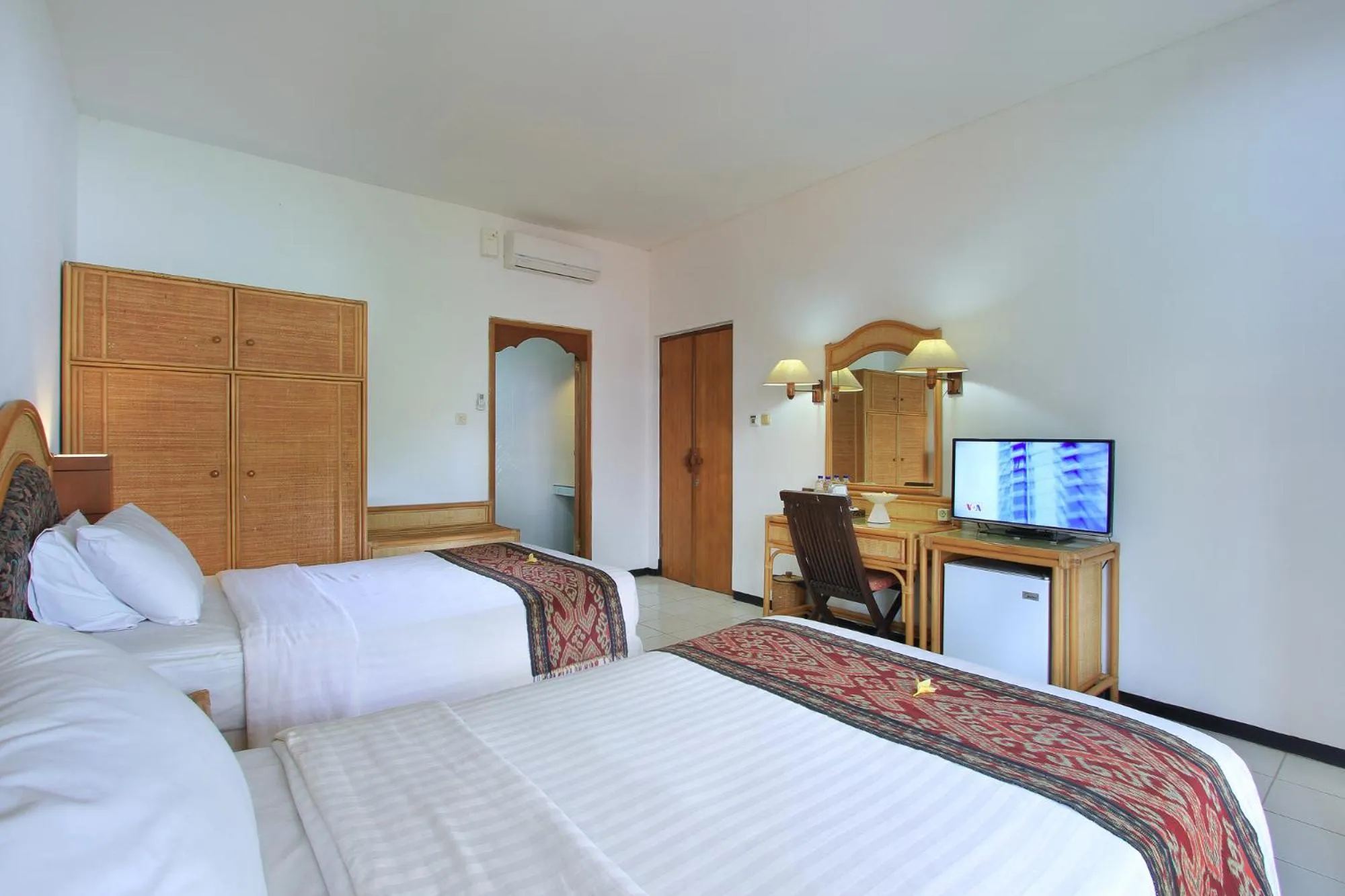 Patio, Bed in Puri Naga Beachfront Cottages