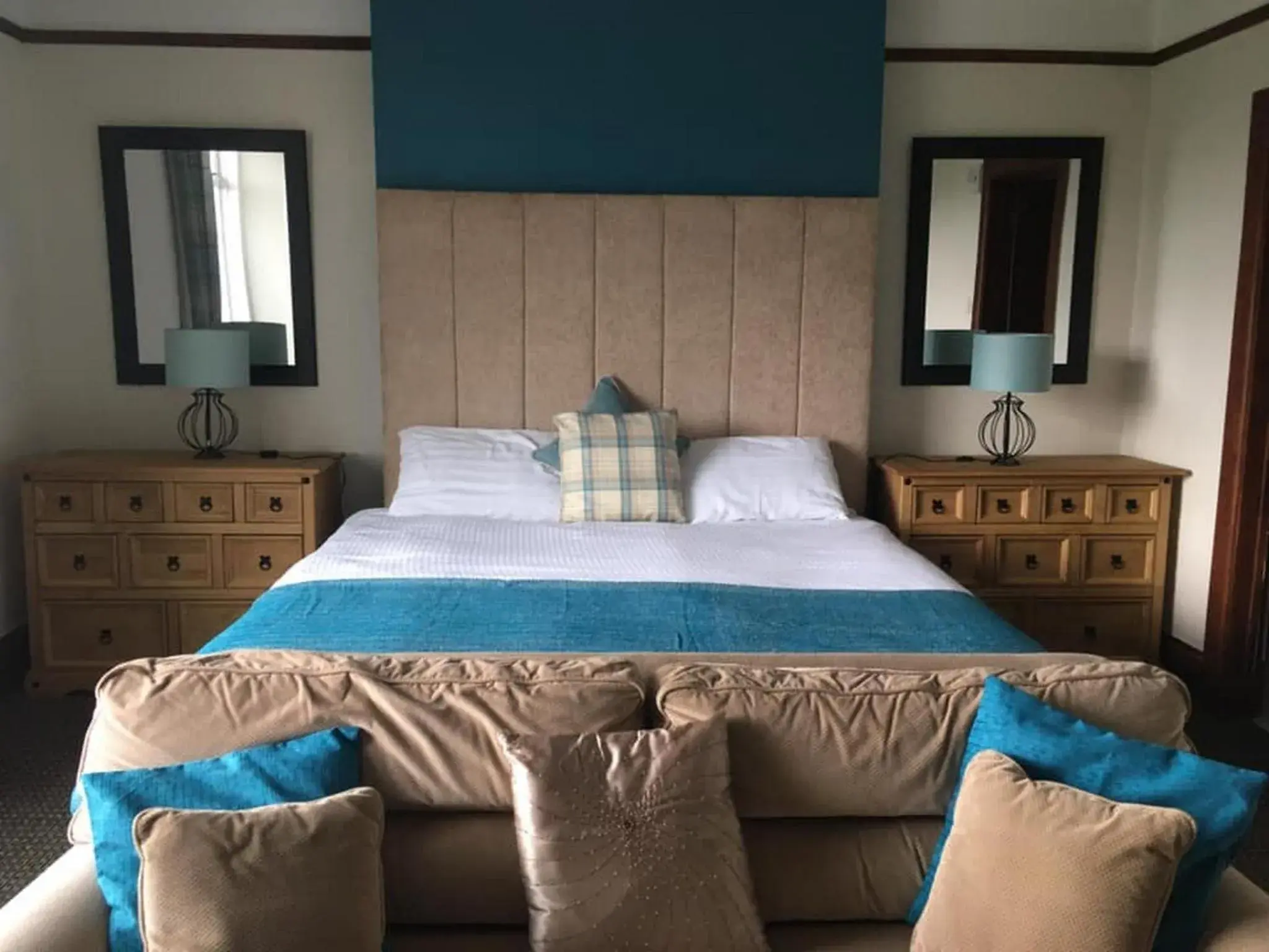 One-Bedroom Suite in Kestor Inn, Manaton, Dartmoor National Park, Newton Abbot, Devon One-Bedroom Suite in Kestor Inn, Manaton, Dartmoor National Park, Newton Abbot, Devon