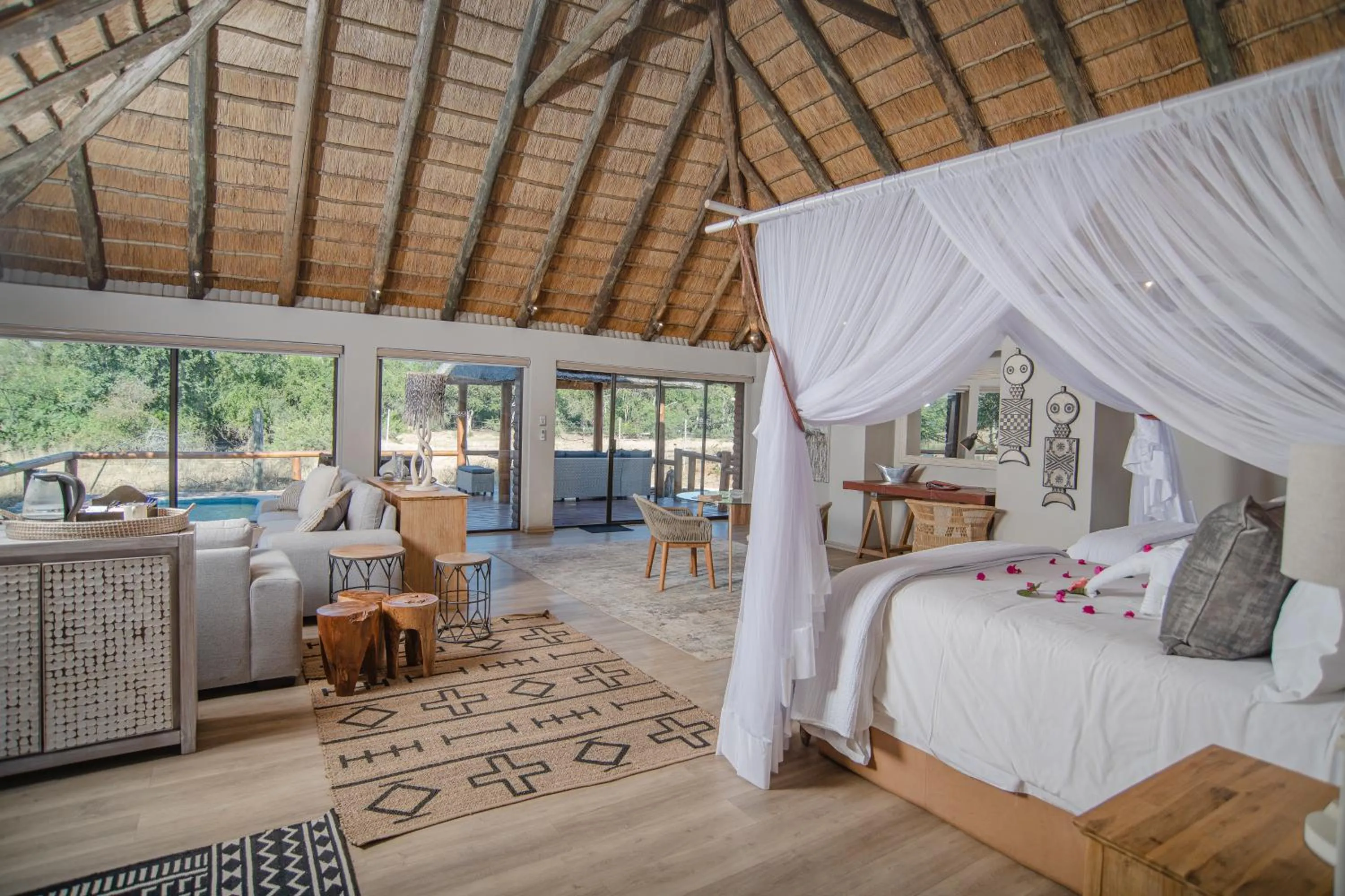 Property building, Bed in Karongwe River Lodge