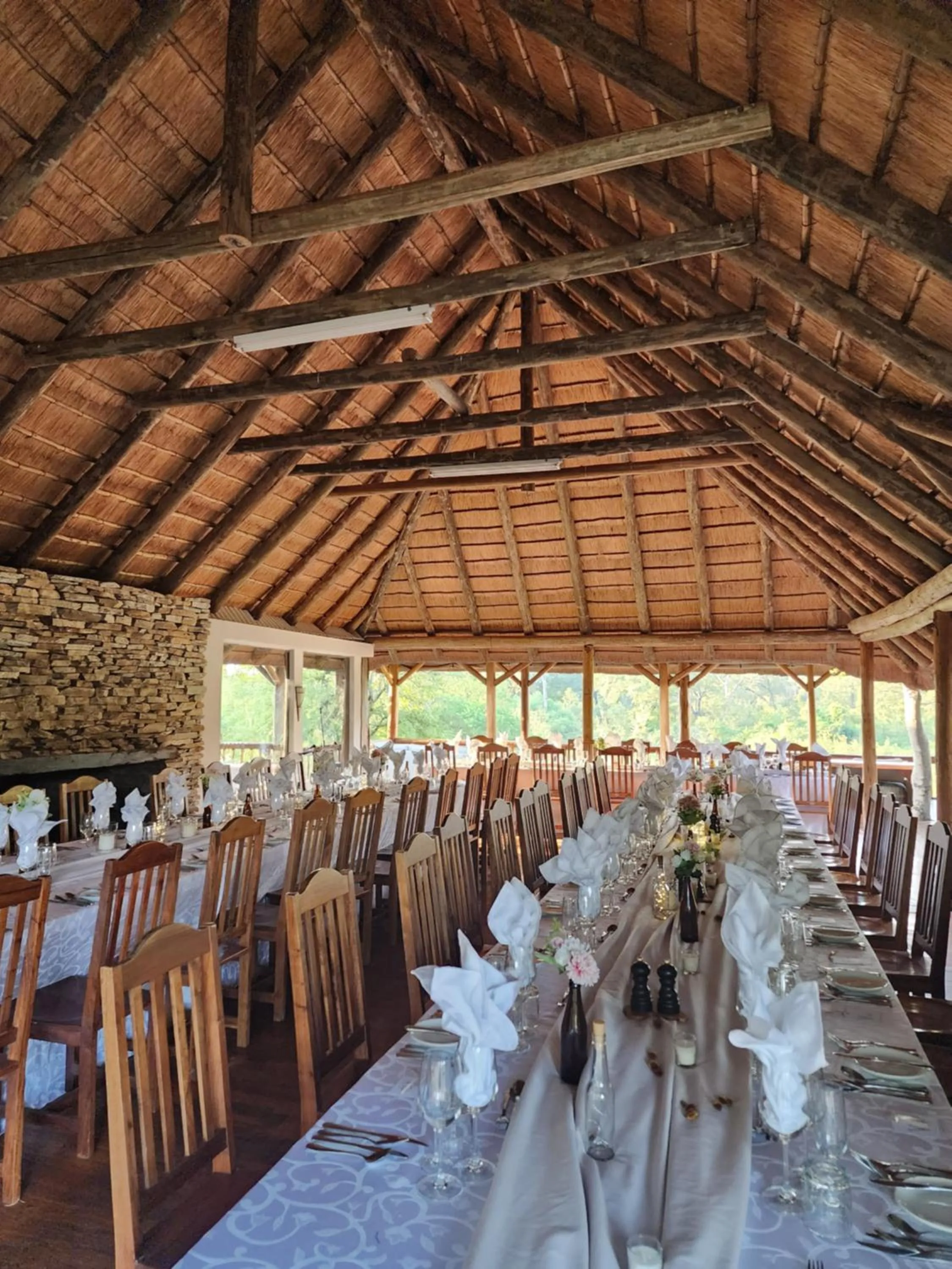 Restaurant/places to eat in Karongwe River Lodge