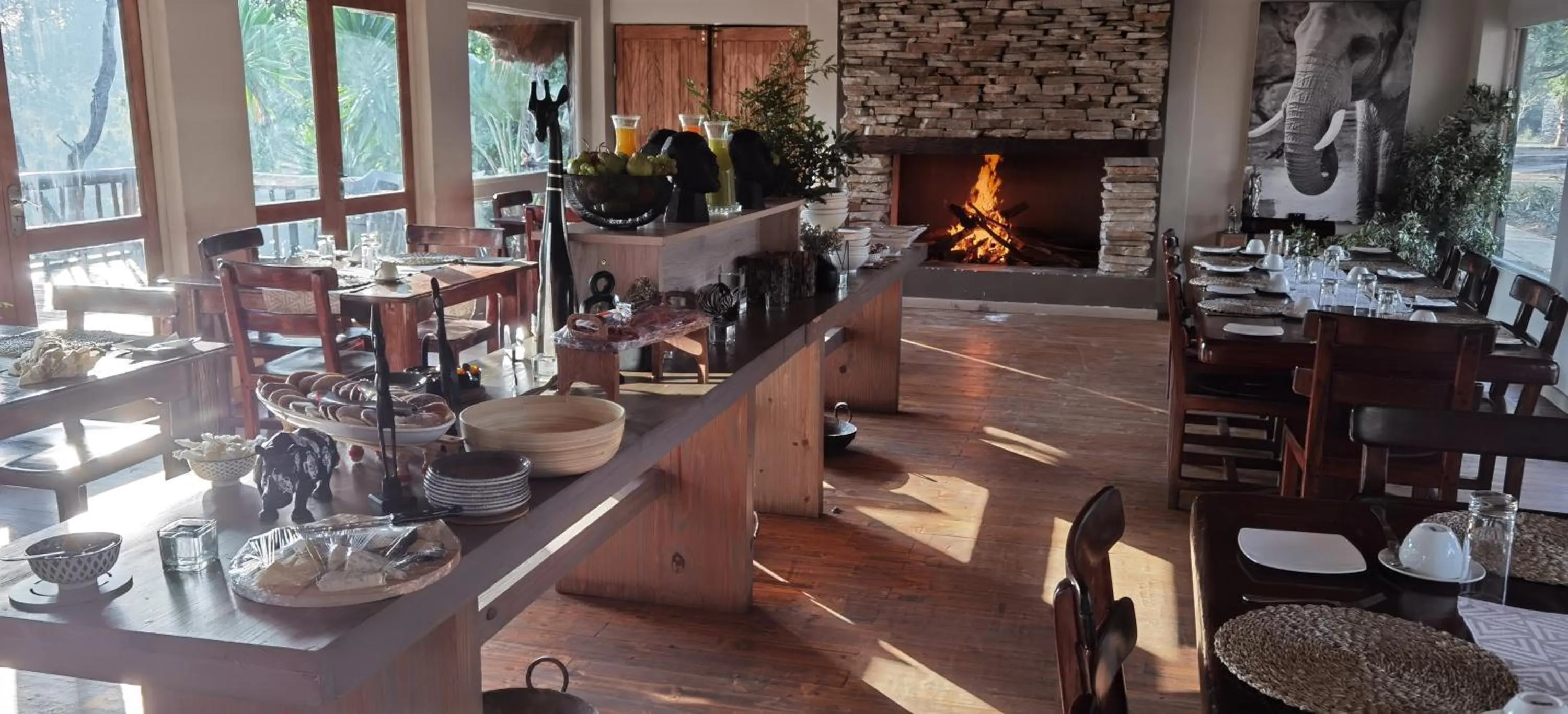 Restaurant/places to eat in Karongwe River Lodge