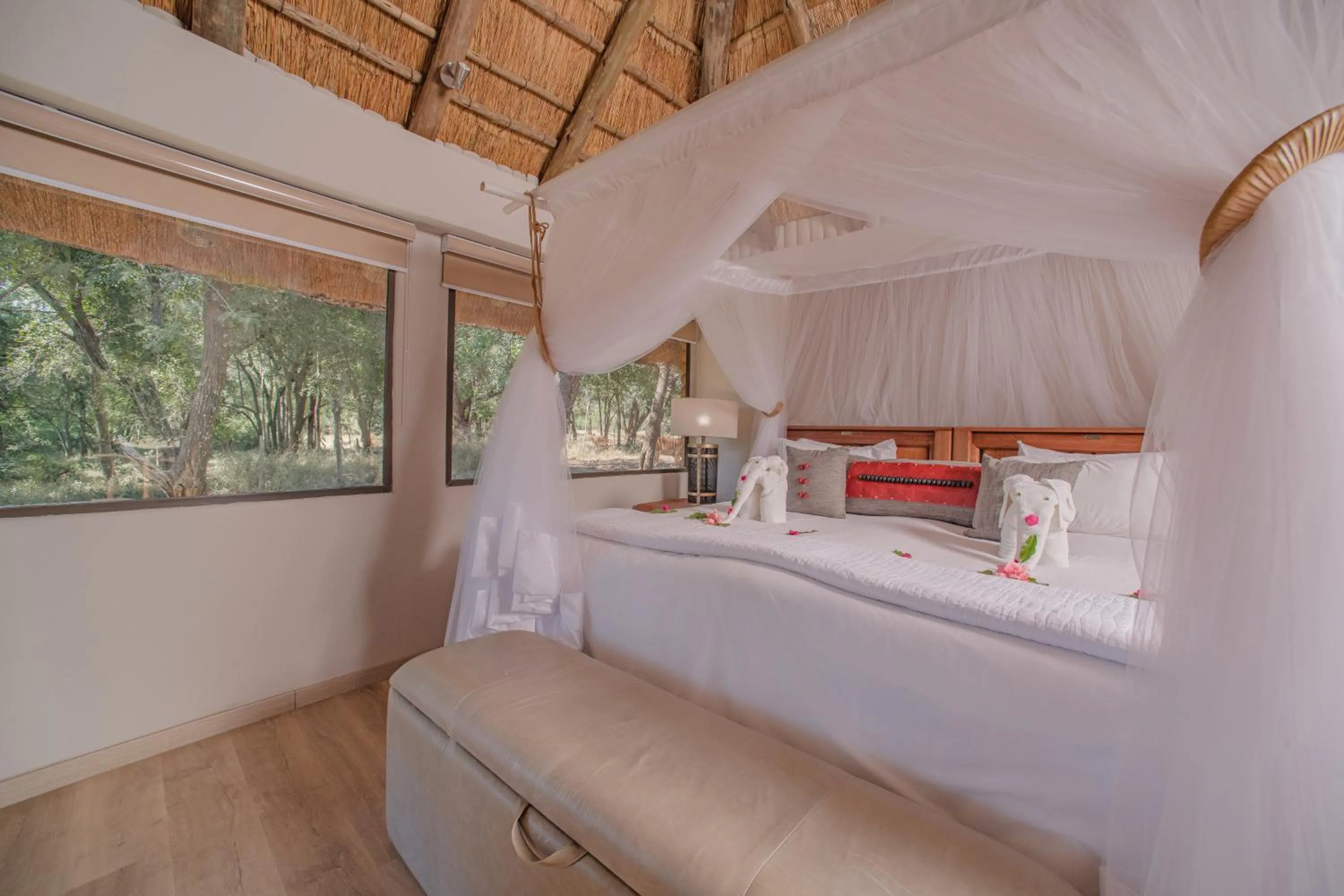 Property building, Bed in Karongwe River Lodge