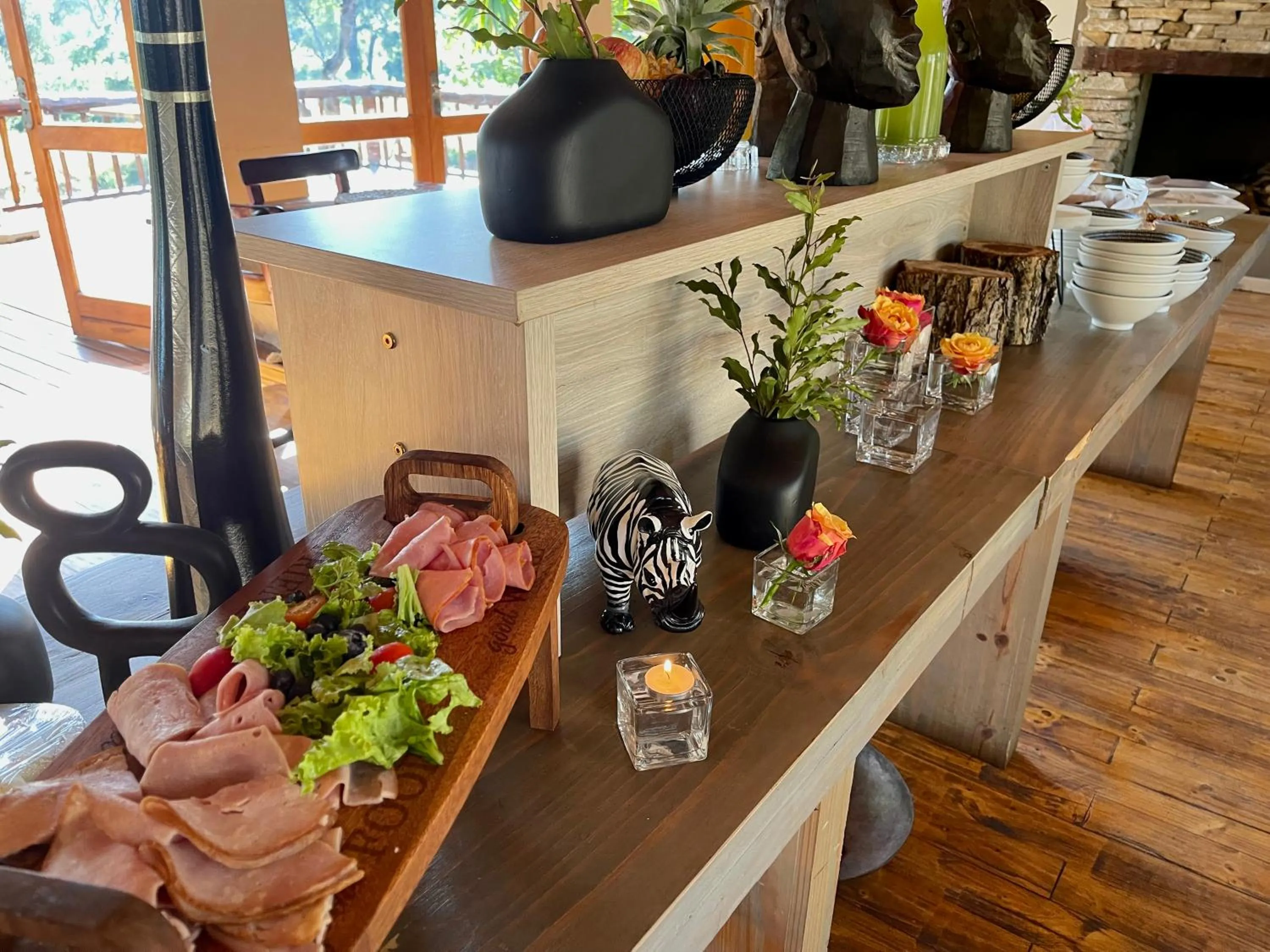 Restaurant/places to eat in Karongwe River Lodge