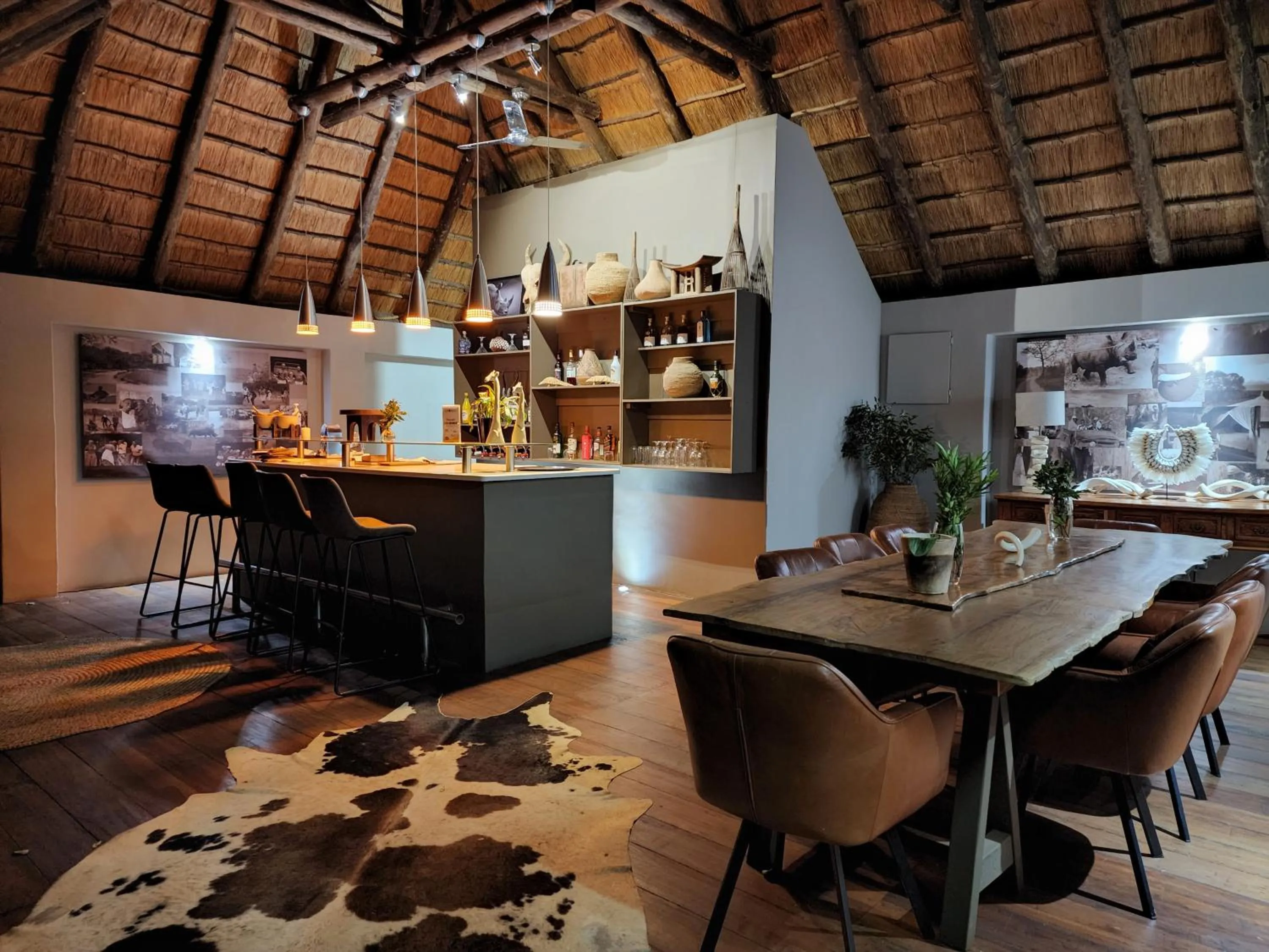 Restaurant/places to eat in Karongwe River Lodge