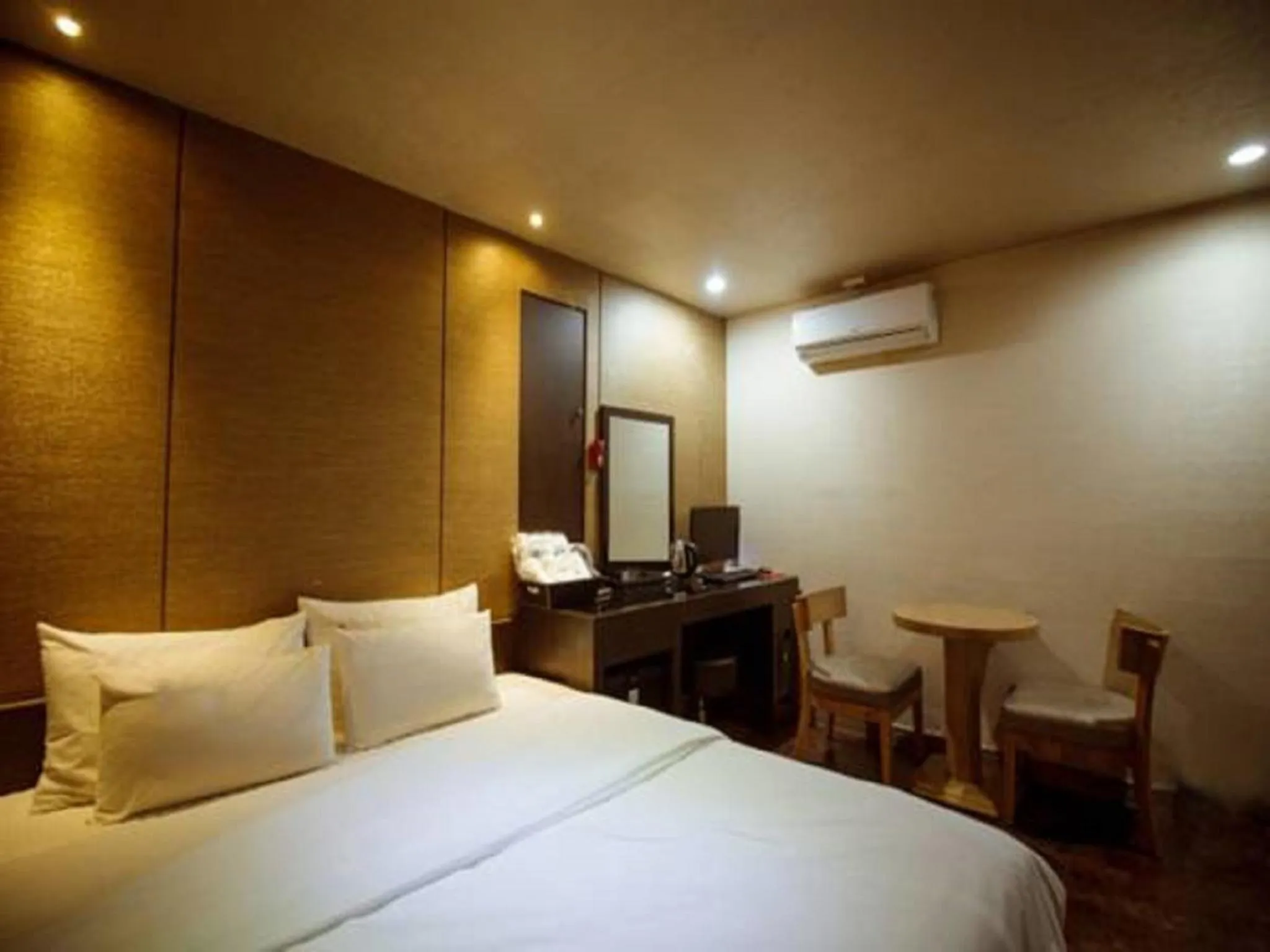 Decorative detail, Bed in Hotel JUNE Haeundae