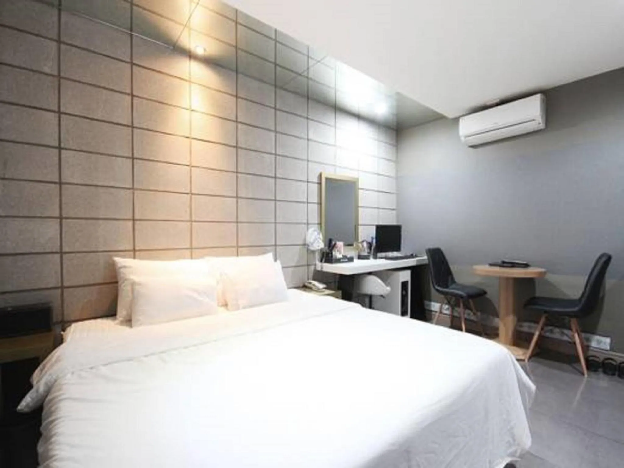 Decorative detail, Bed in Hotel JUNE Haeundae