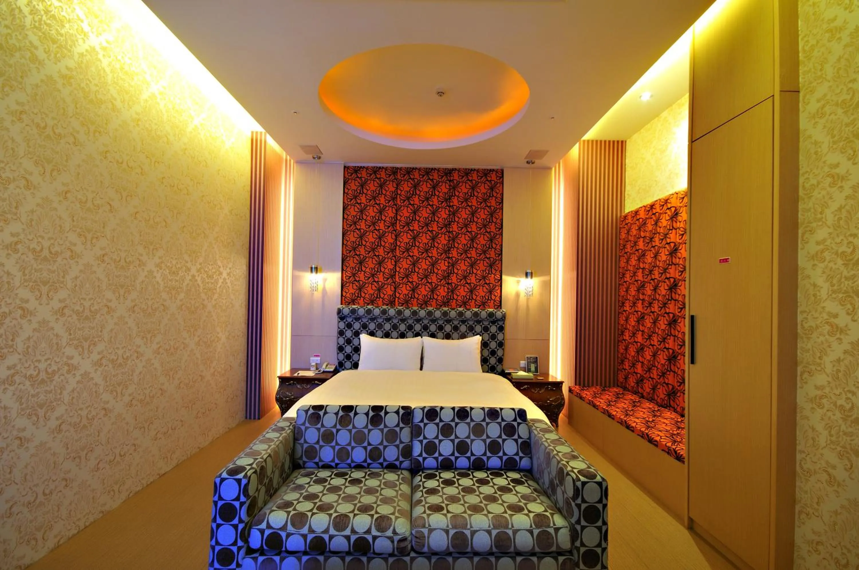 Bed in Dubai Motel