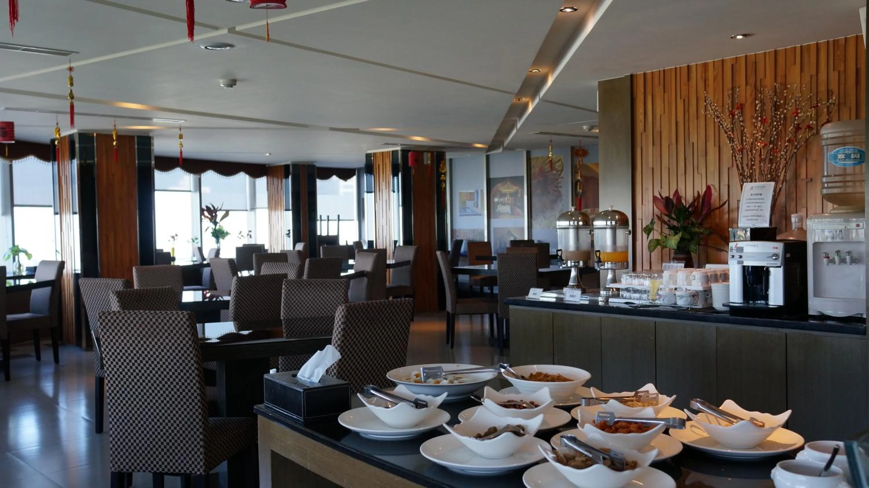 Restaurant/places to eat in Dubai Motel