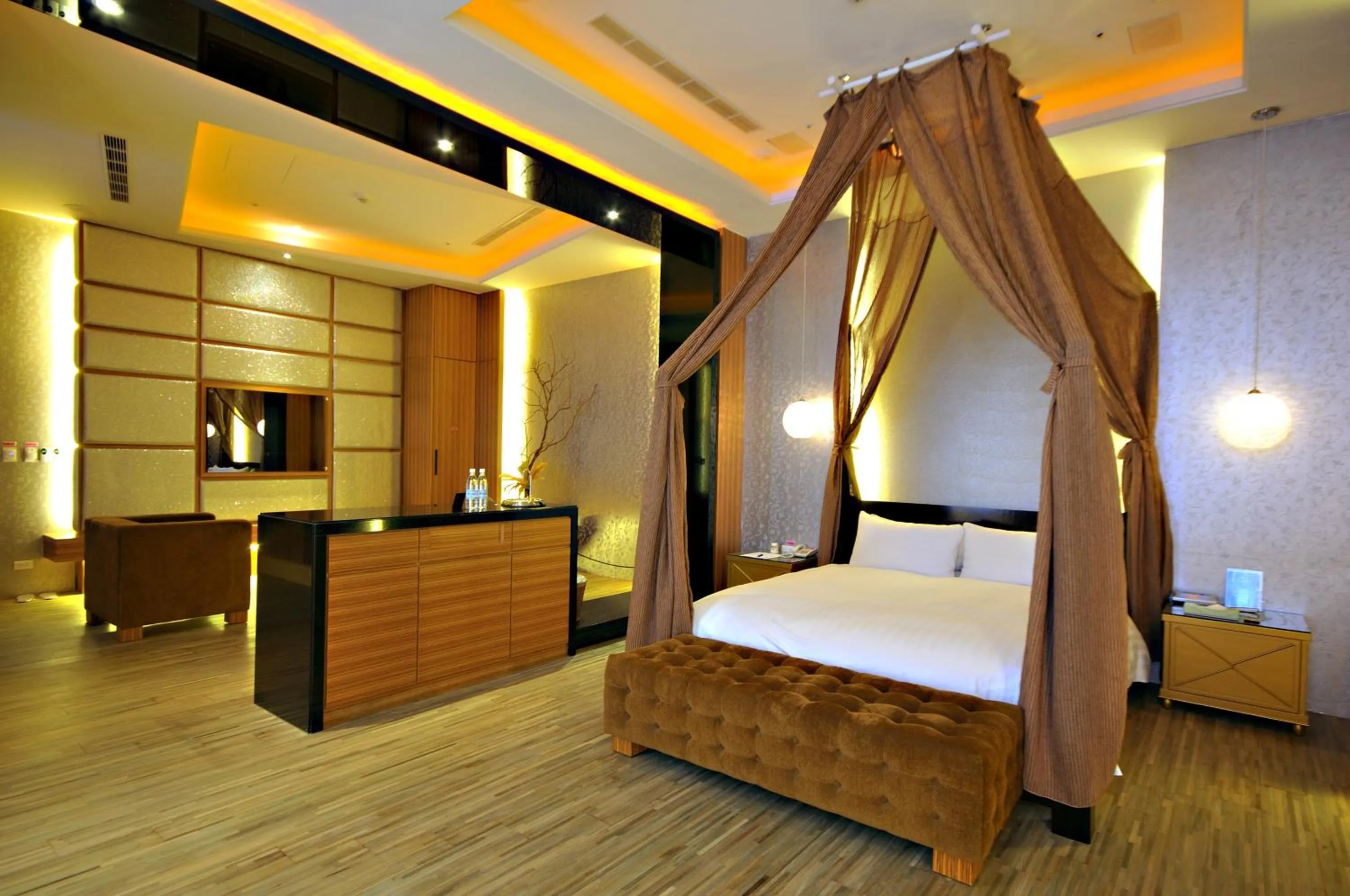 bunk bed, Bed in Dubai Motel