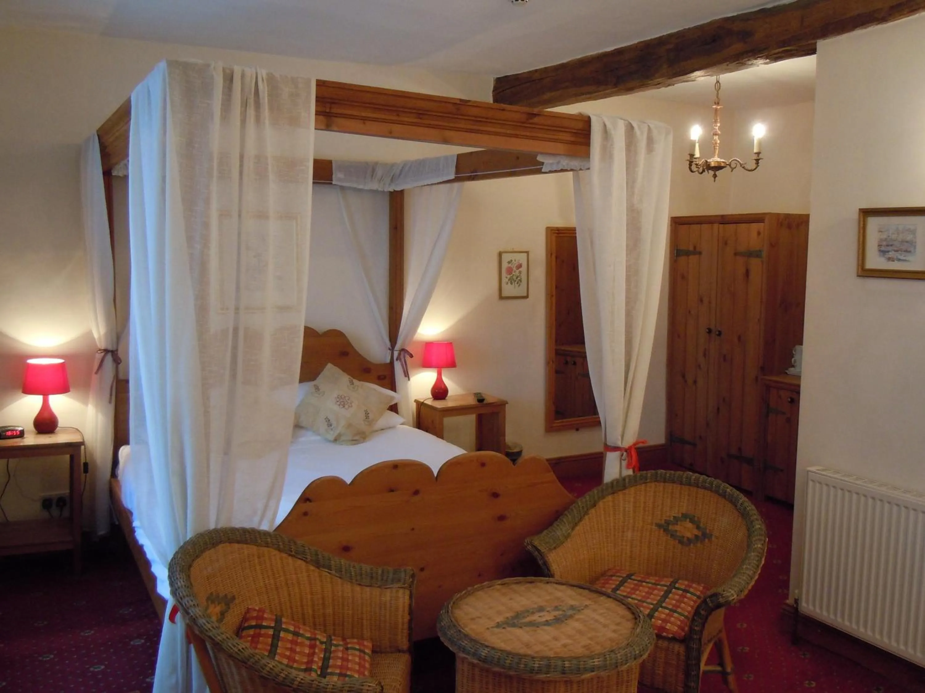 Photo of the whole room, Bed in The New Inn