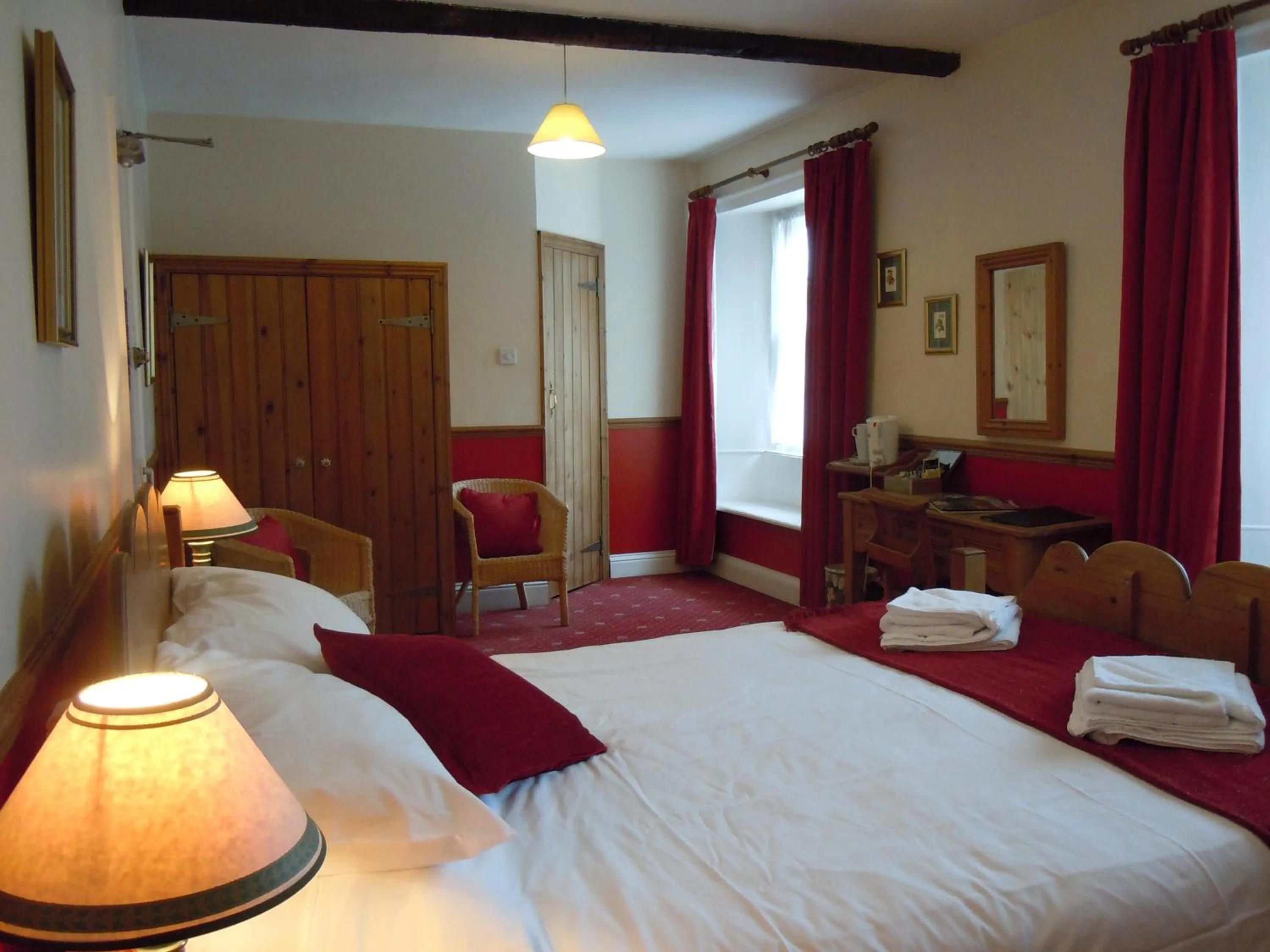 Day, Bed in The New Inn