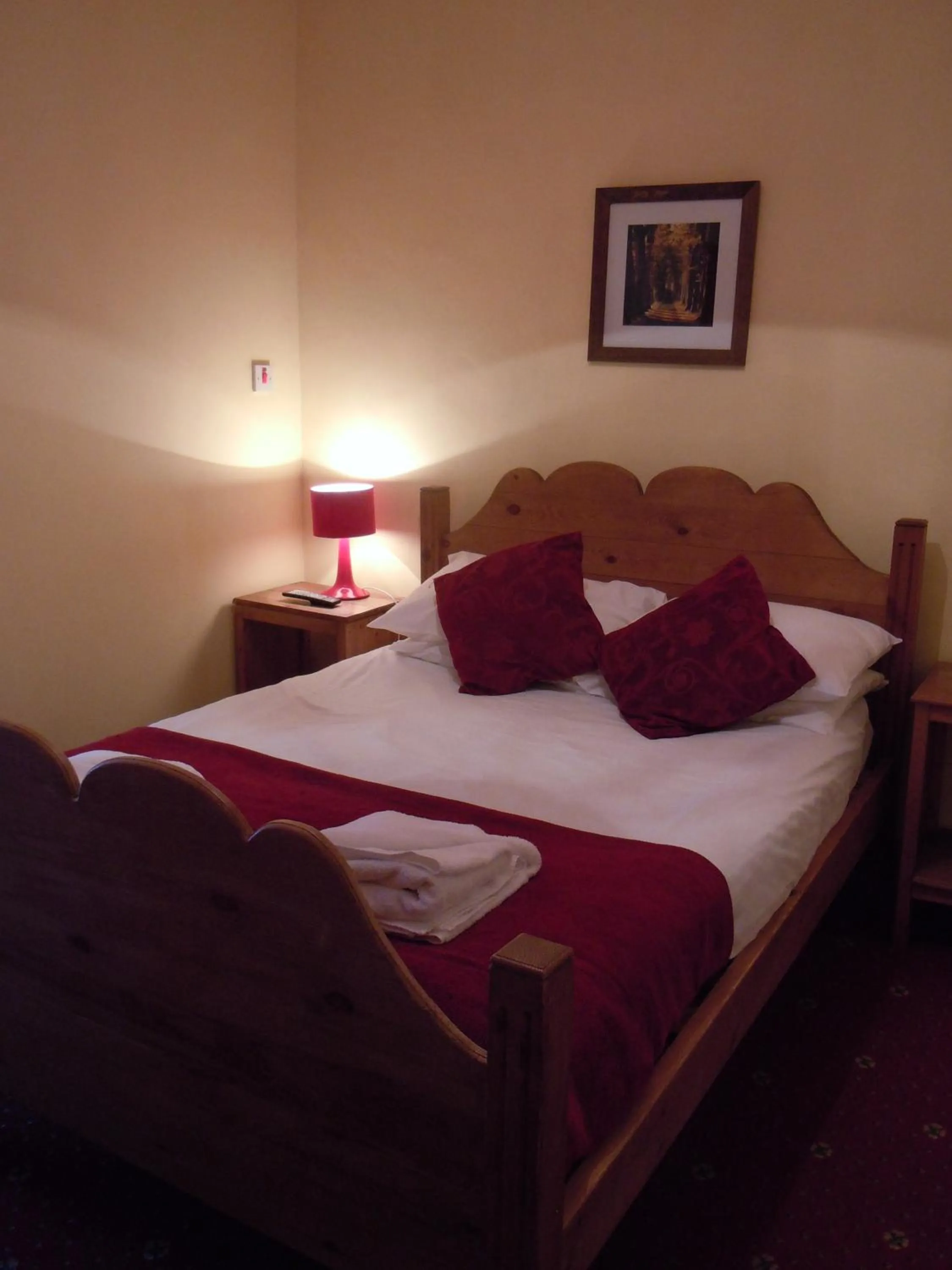 Bed in The New Inn