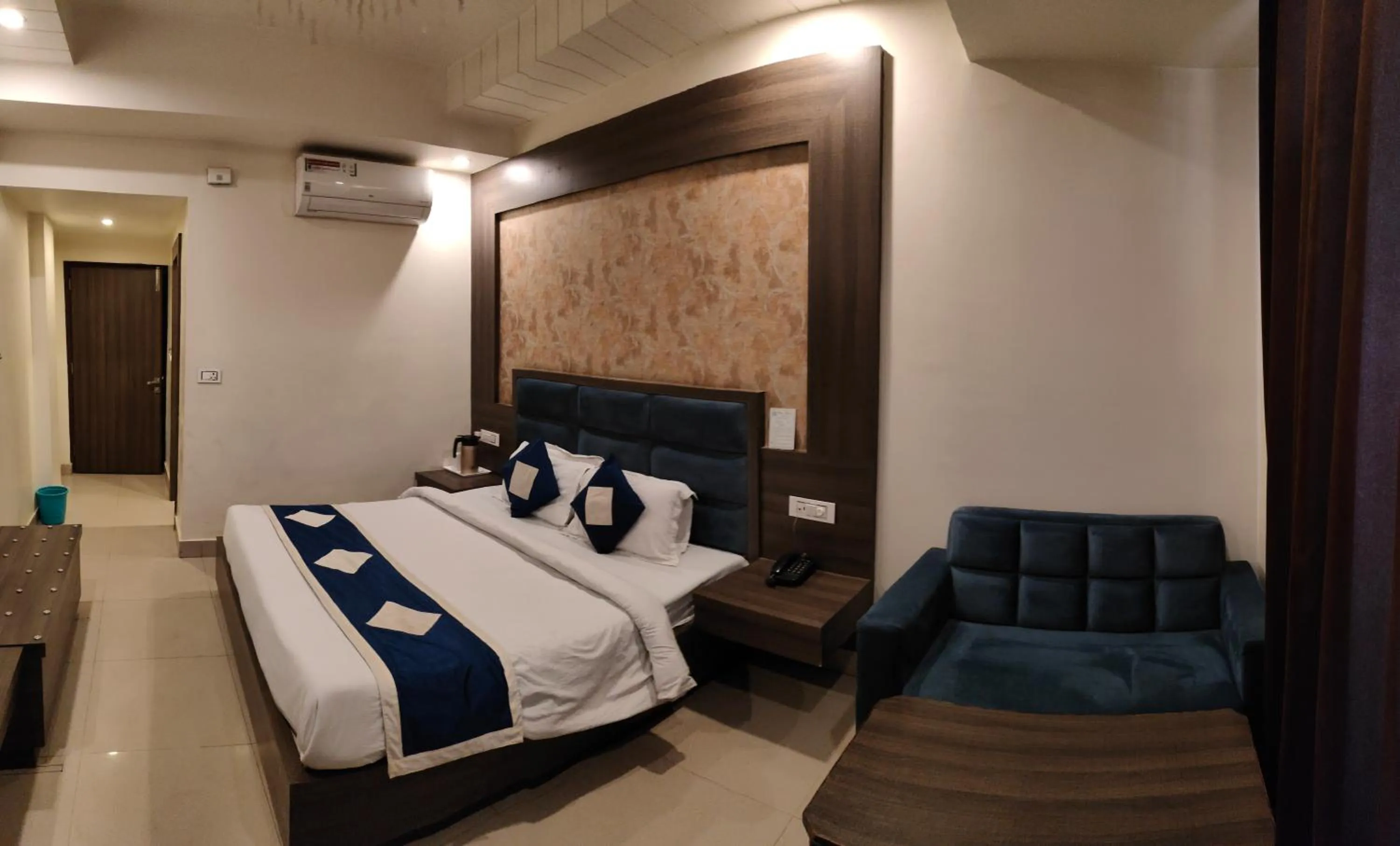 Bed in Hotel Krishna