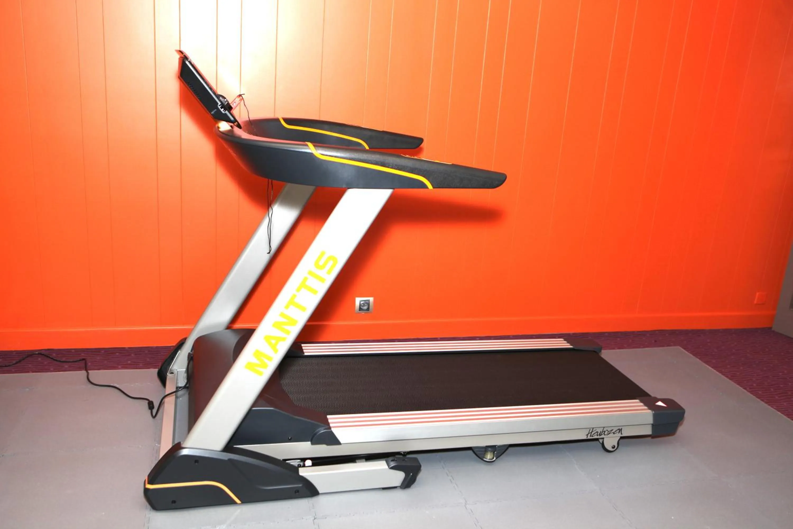 Fitness centre/facilities in Hôtel Les Trois Roses, Meylan Grenoble