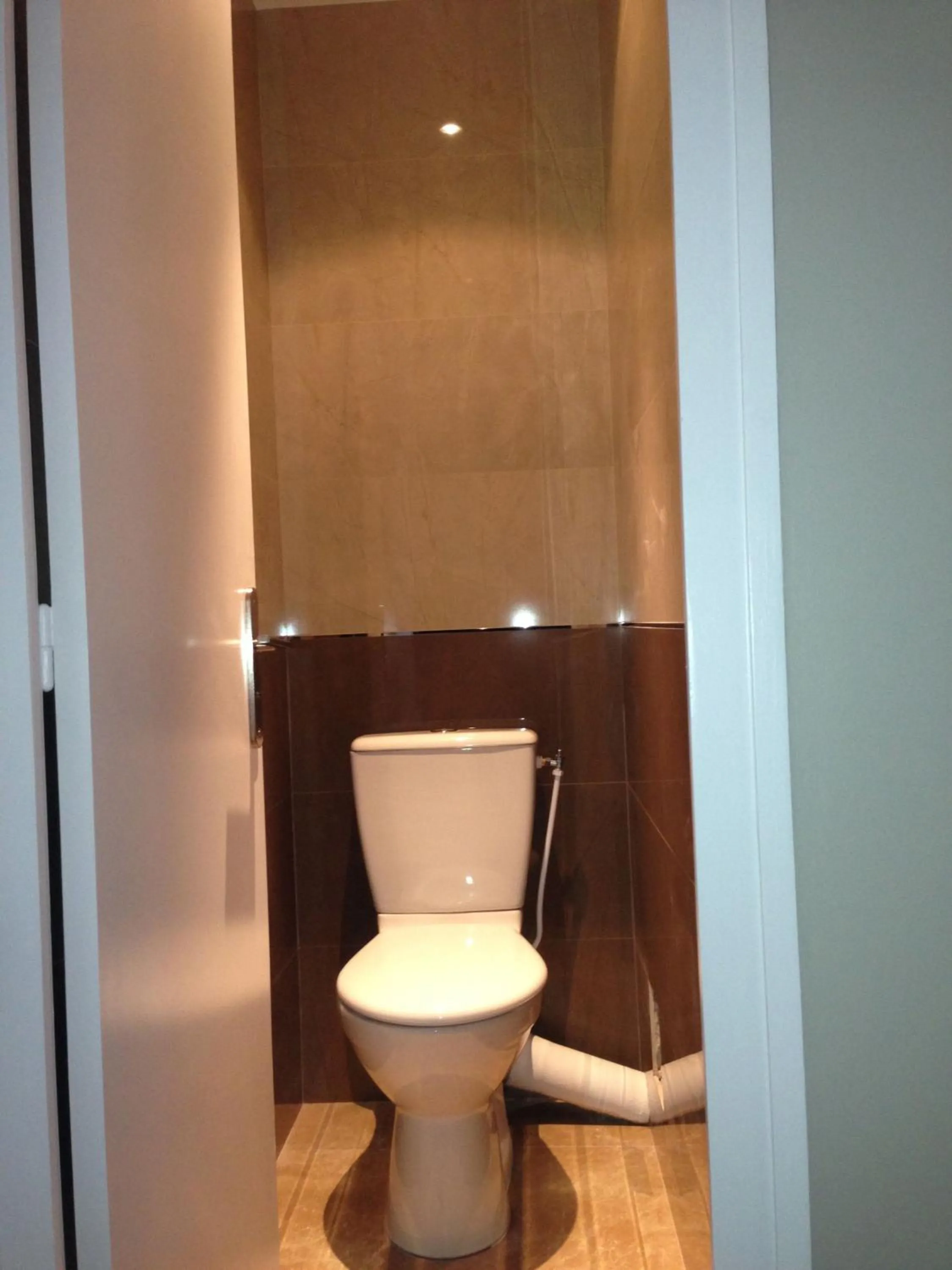 Bathroom in Hôtel Les Trois Roses, Meylan Grenoble