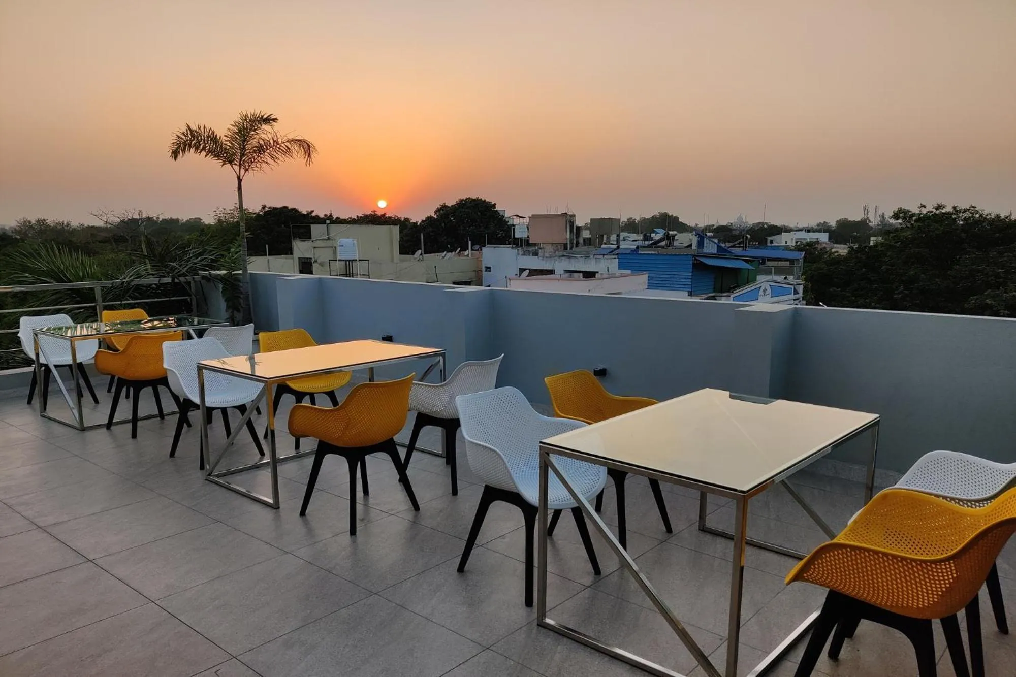 Restaurant/places to eat in Hotel Blue Bells