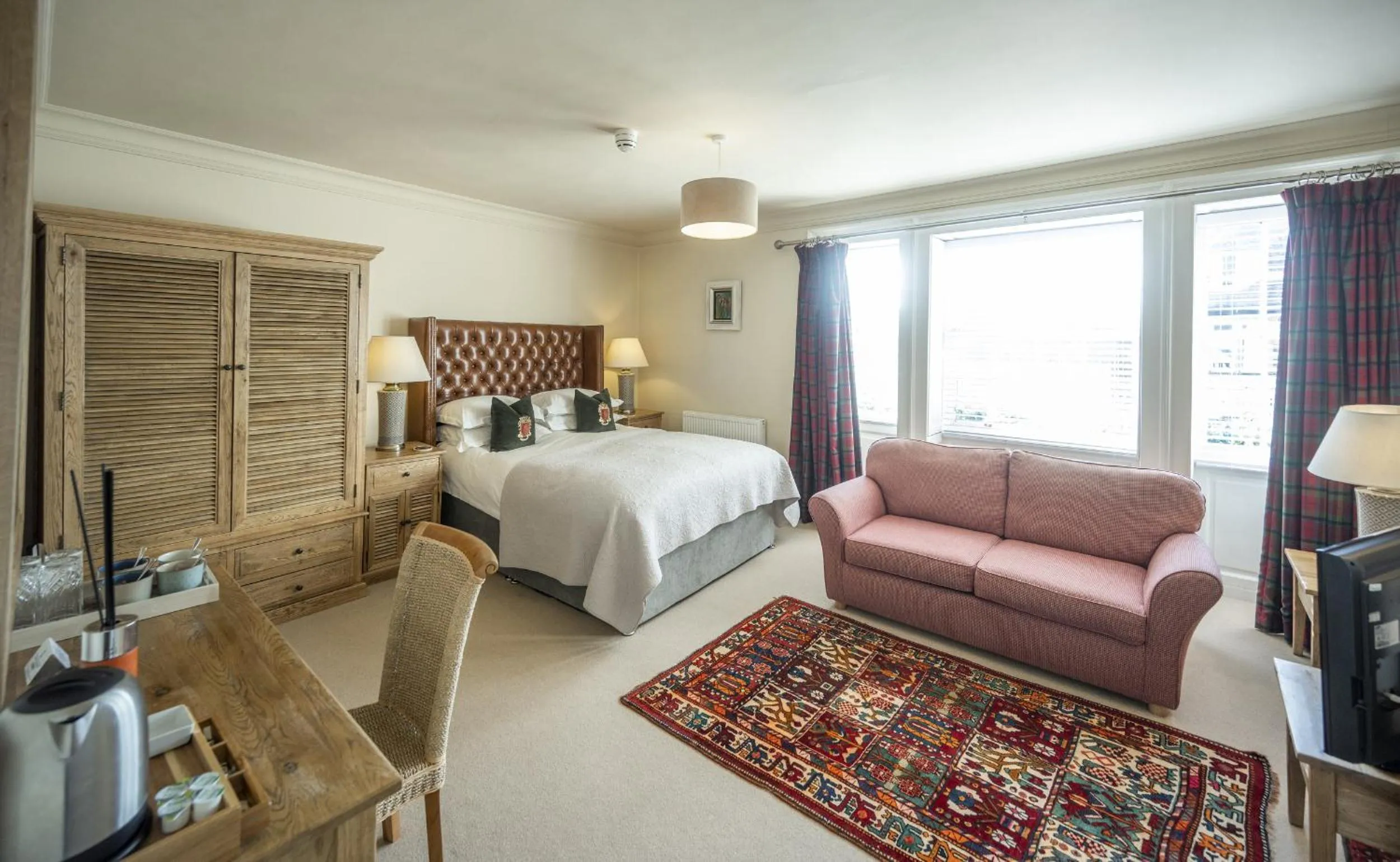 Bedroom, Bed in Black Bull Hotel