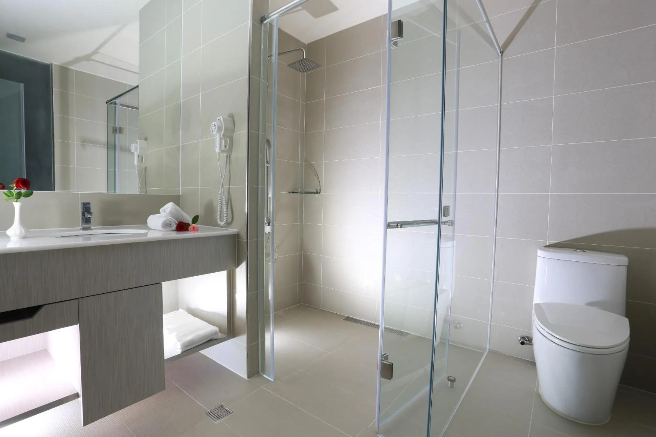 Shower in Yoai Hotel