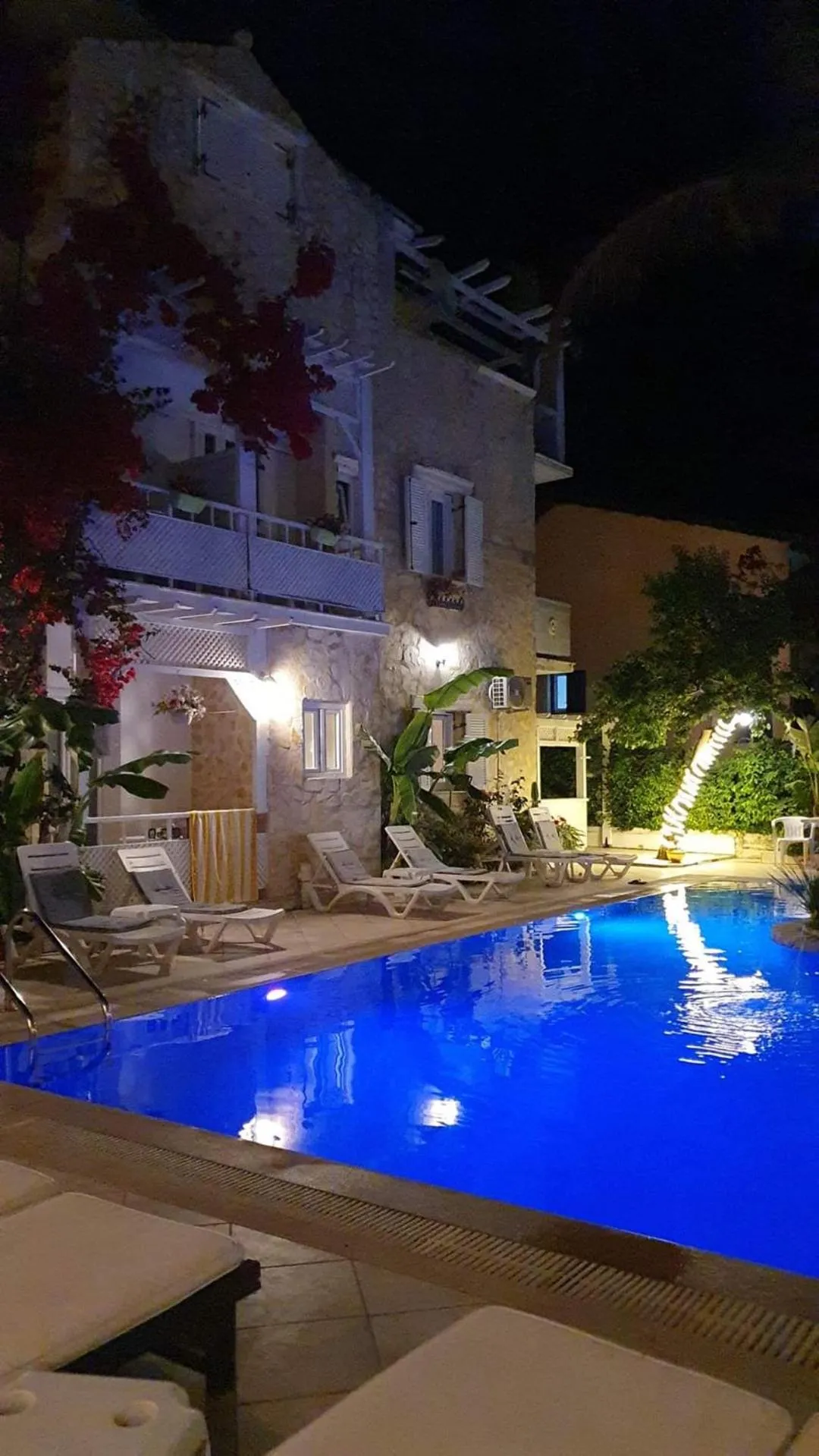 Nicoll Apartments