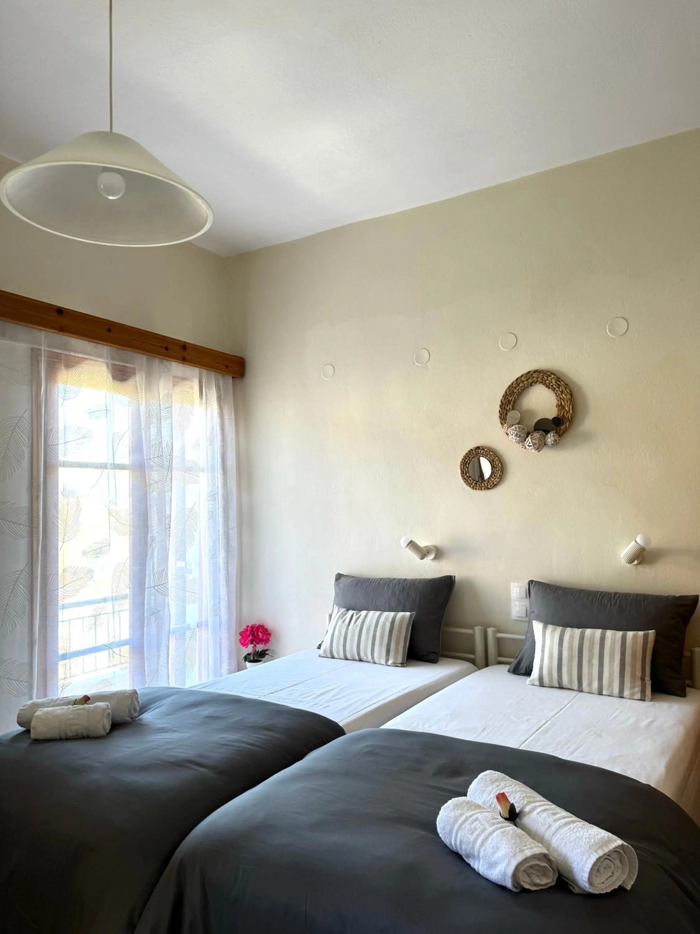 Bed in Nicoll Apartments