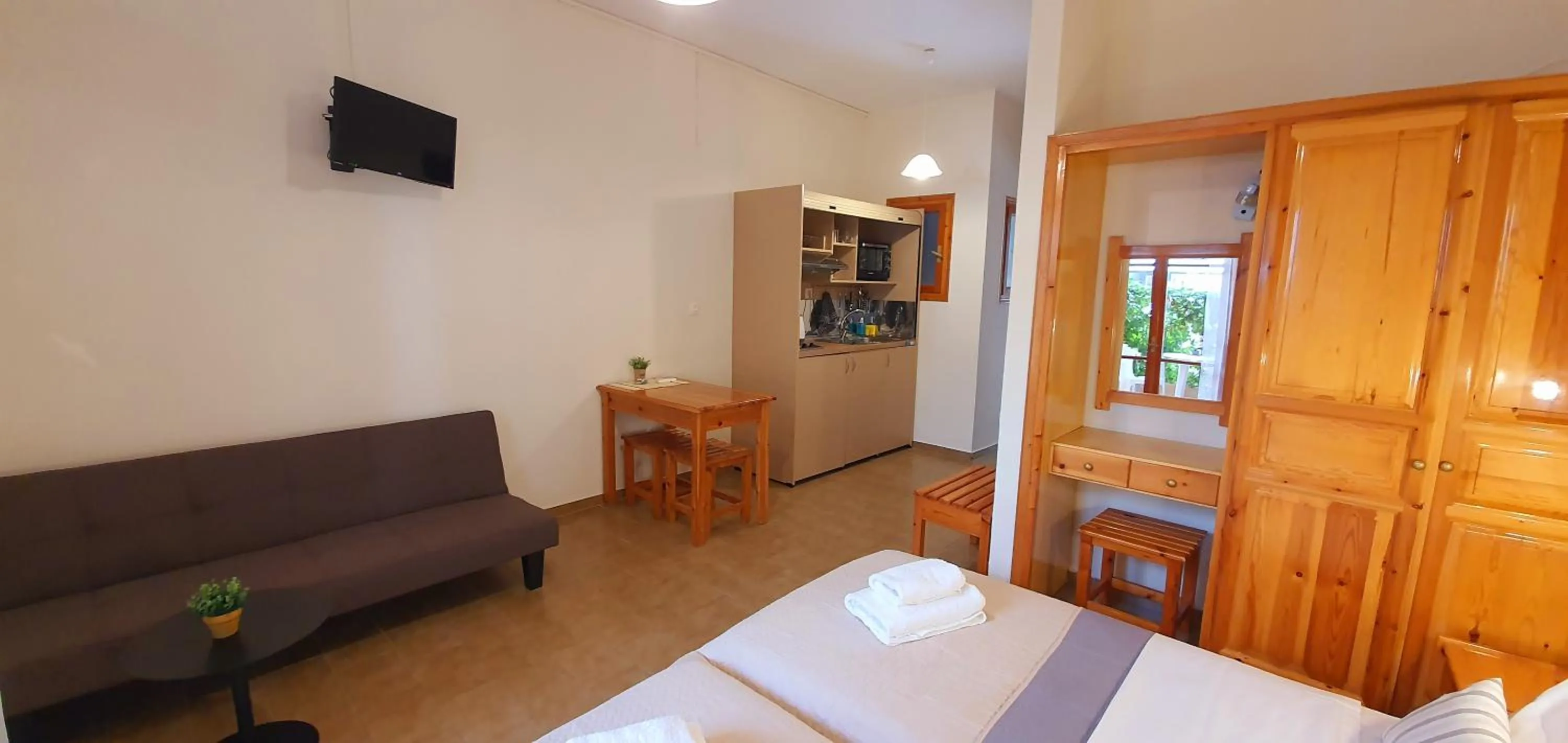 Bed in Nicoll Apartments