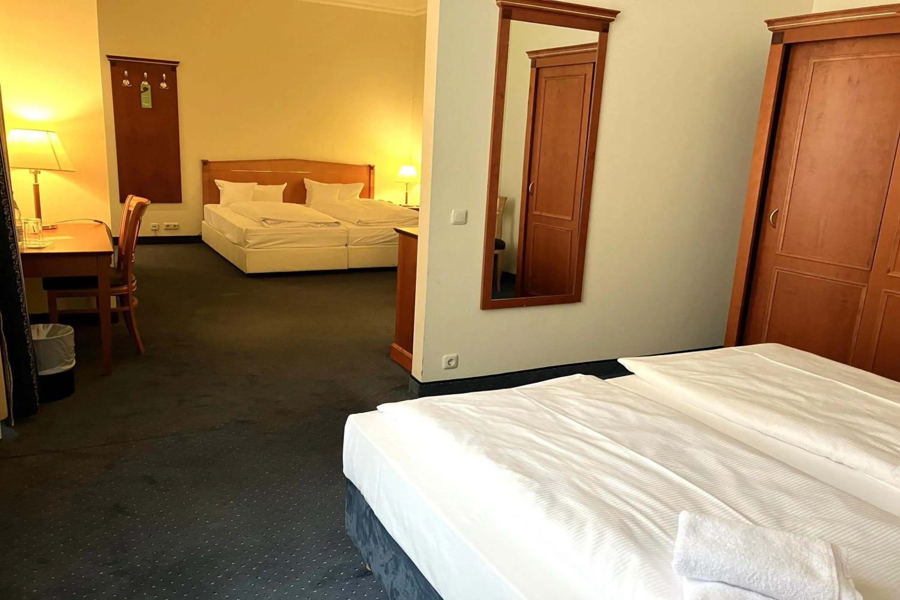 Photo of the whole room, Bed in Wyndham Garden Berlin Mitte