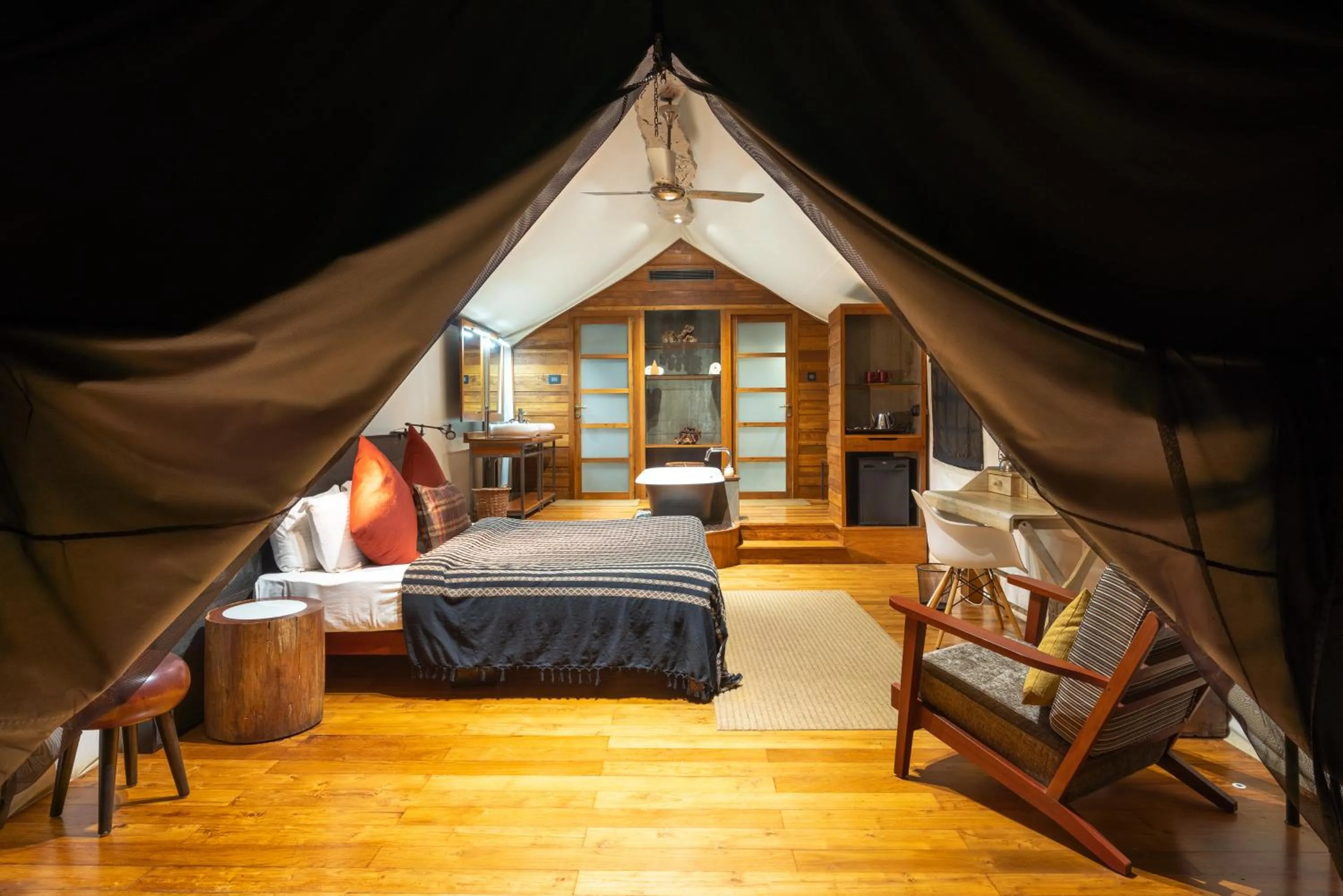 Property building, Bed in Kaav Safari Lodge, Kabini