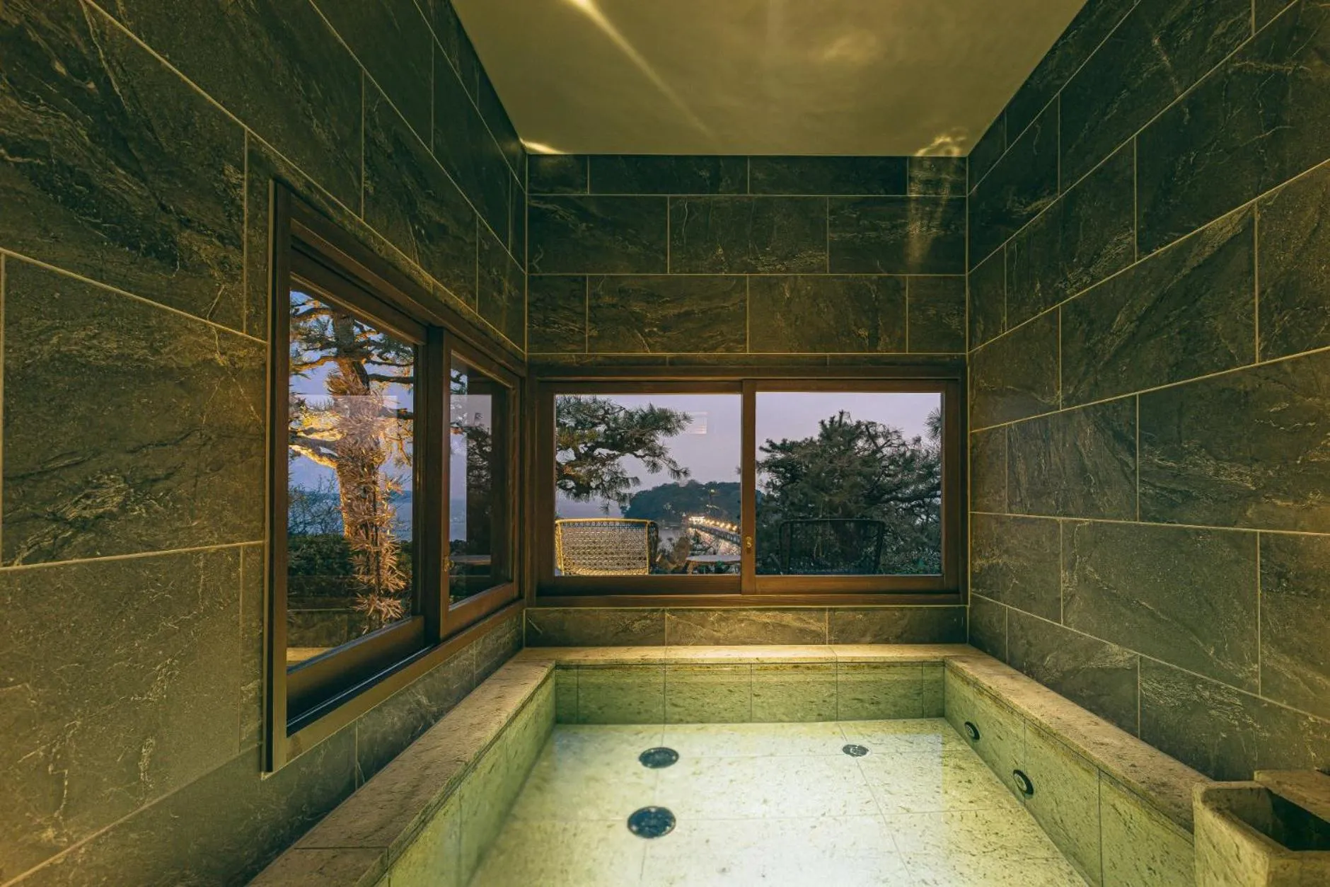 Gamagori Classic Hotel