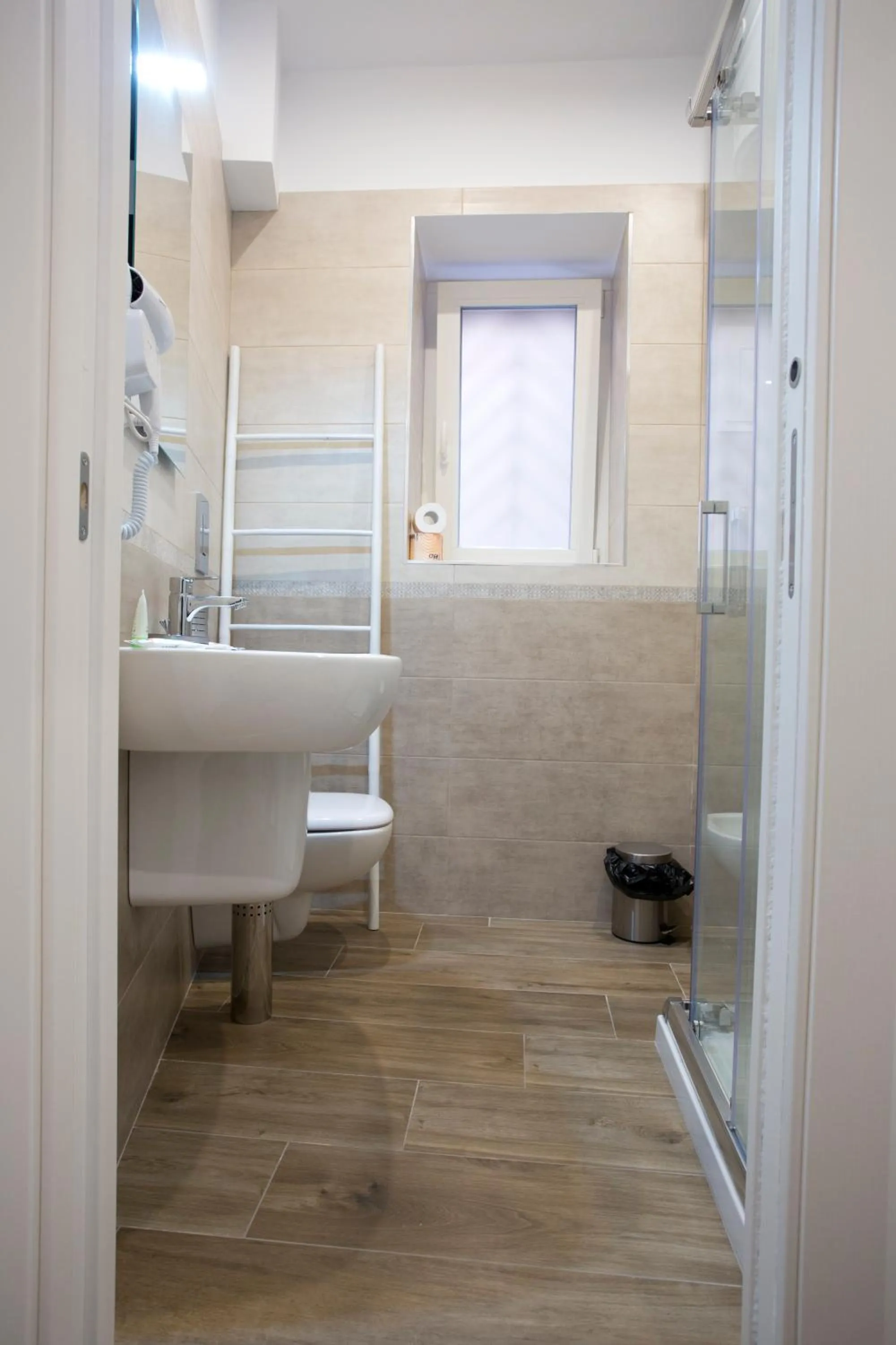 Shower in B&B LA CHICCA