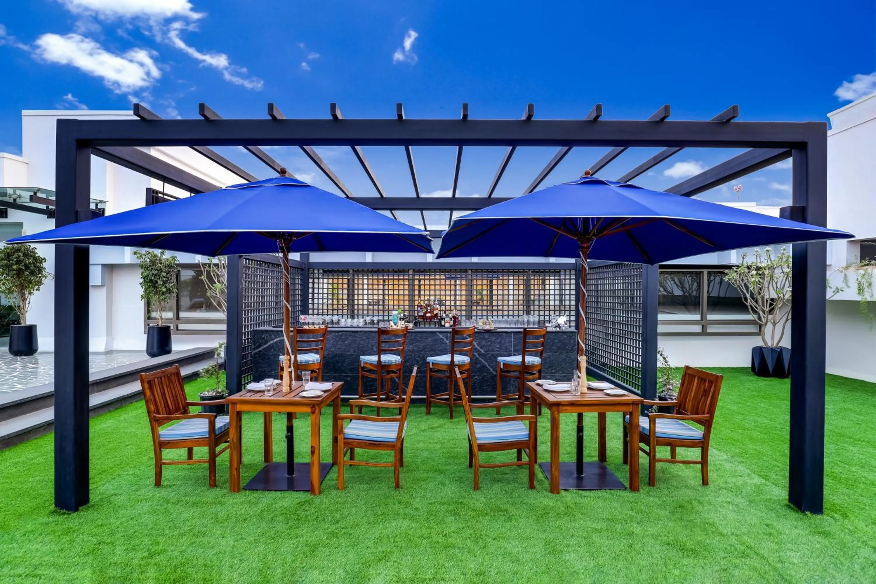 Swimming pool in Lemon Tree Premier, Vijayawada