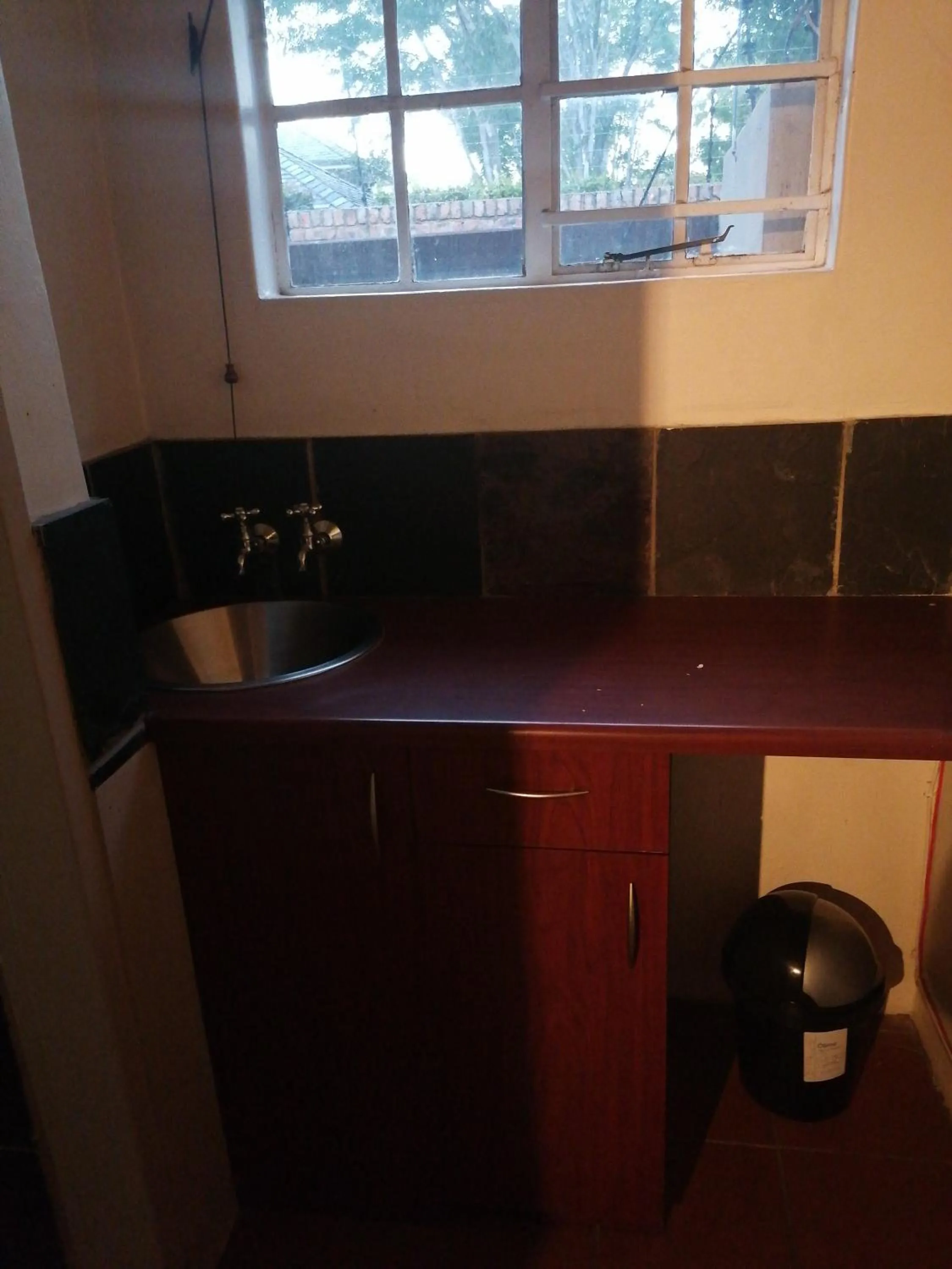 180 On Anderson Guest House