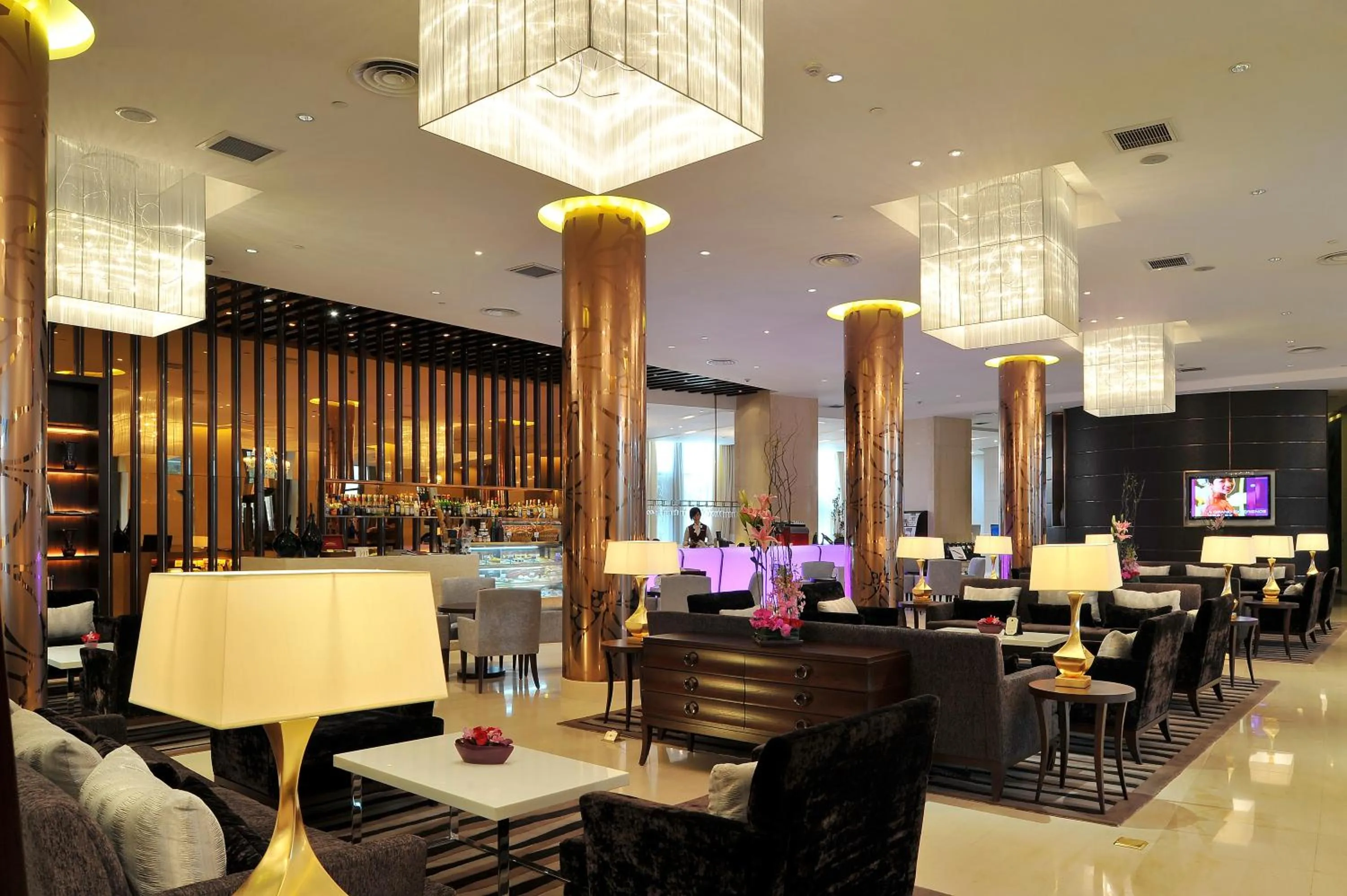 Lounge or bar in Grand Mercure Shanghai Hongqiao