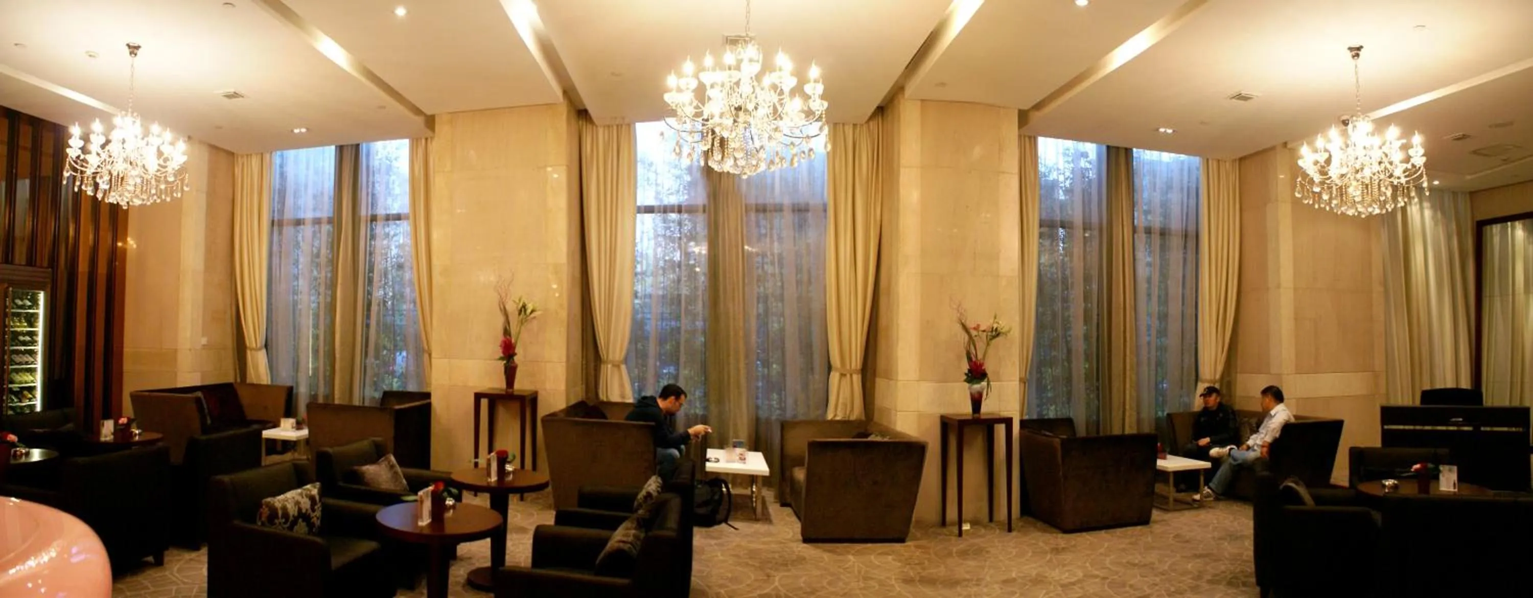 Lobby or reception in Grand Mercure Shanghai Hongqiao