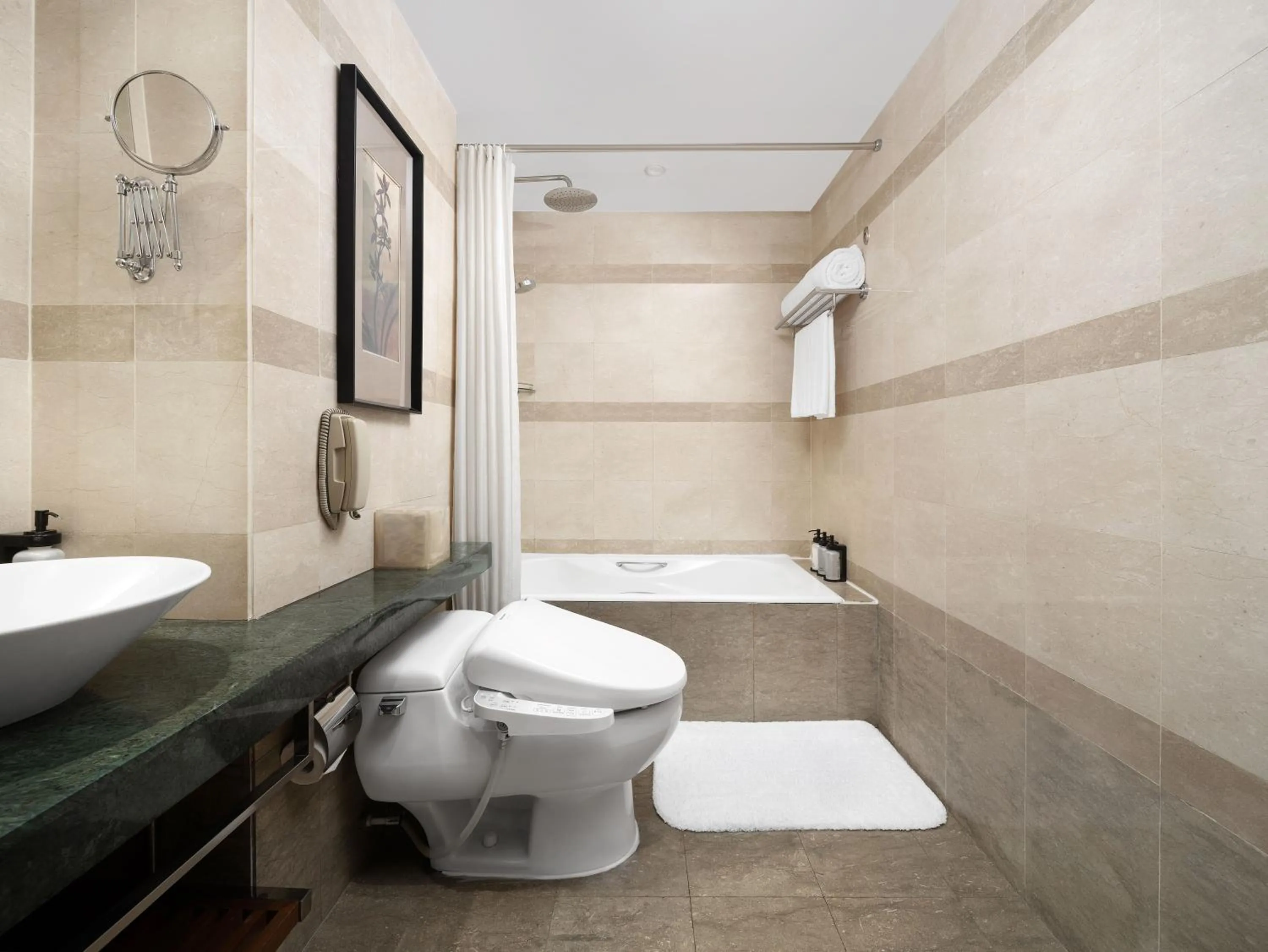 Bathroom in Grand Mercure Shanghai Hongqiao