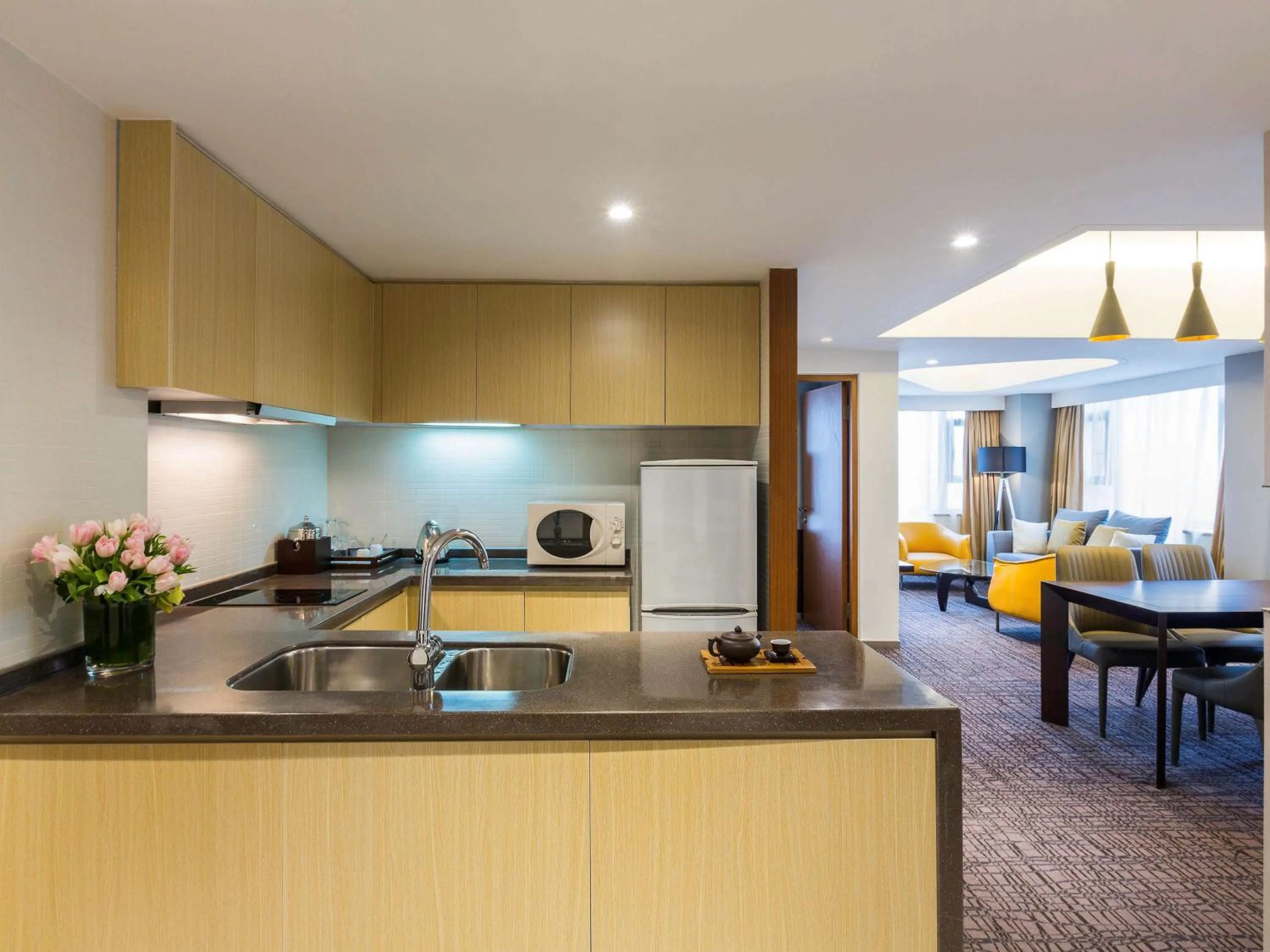 Photo of the whole room in Grand Mercure Shanghai Hongqiao