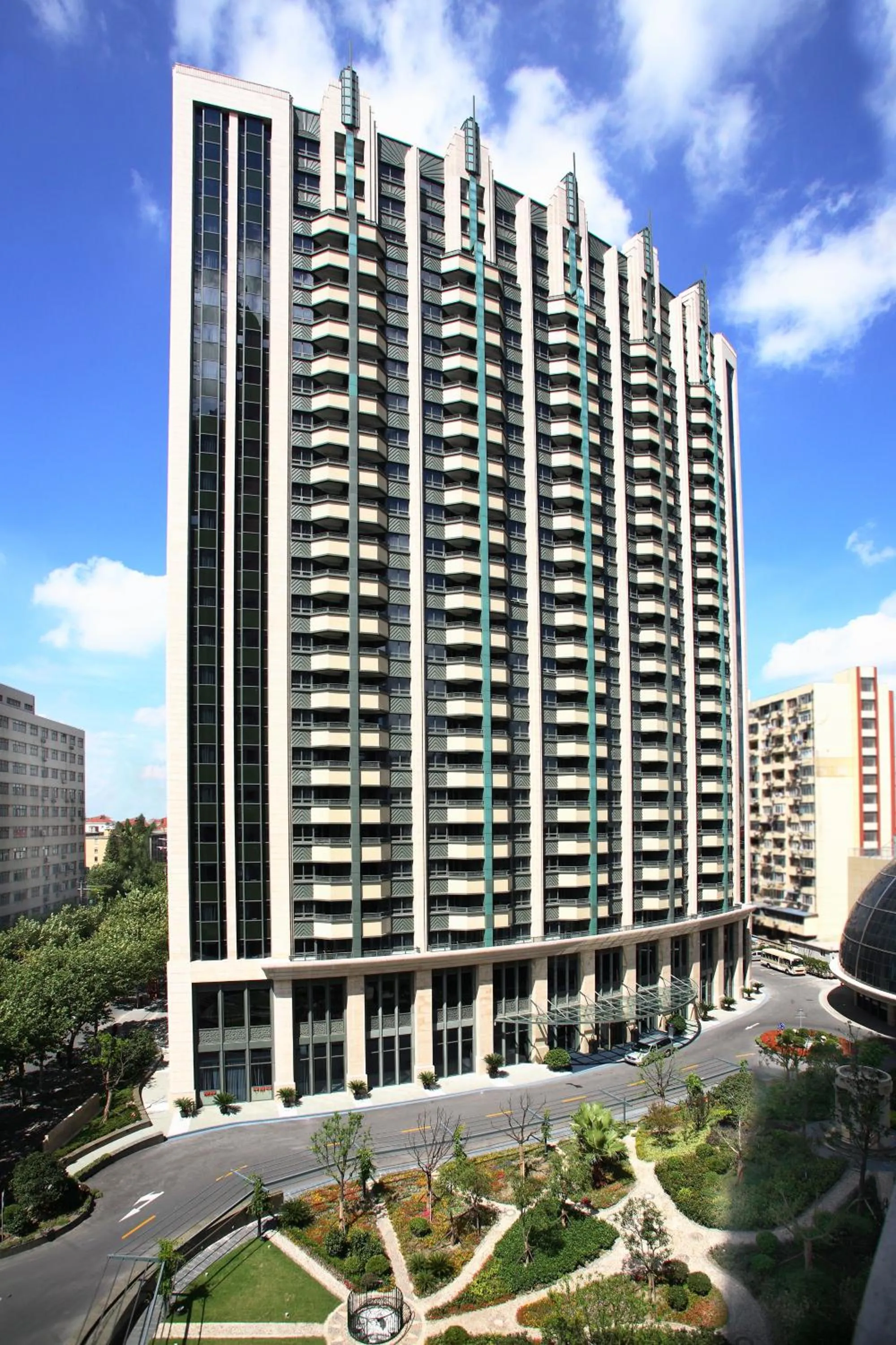 Property building in Grand Mercure Shanghai Hongqiao