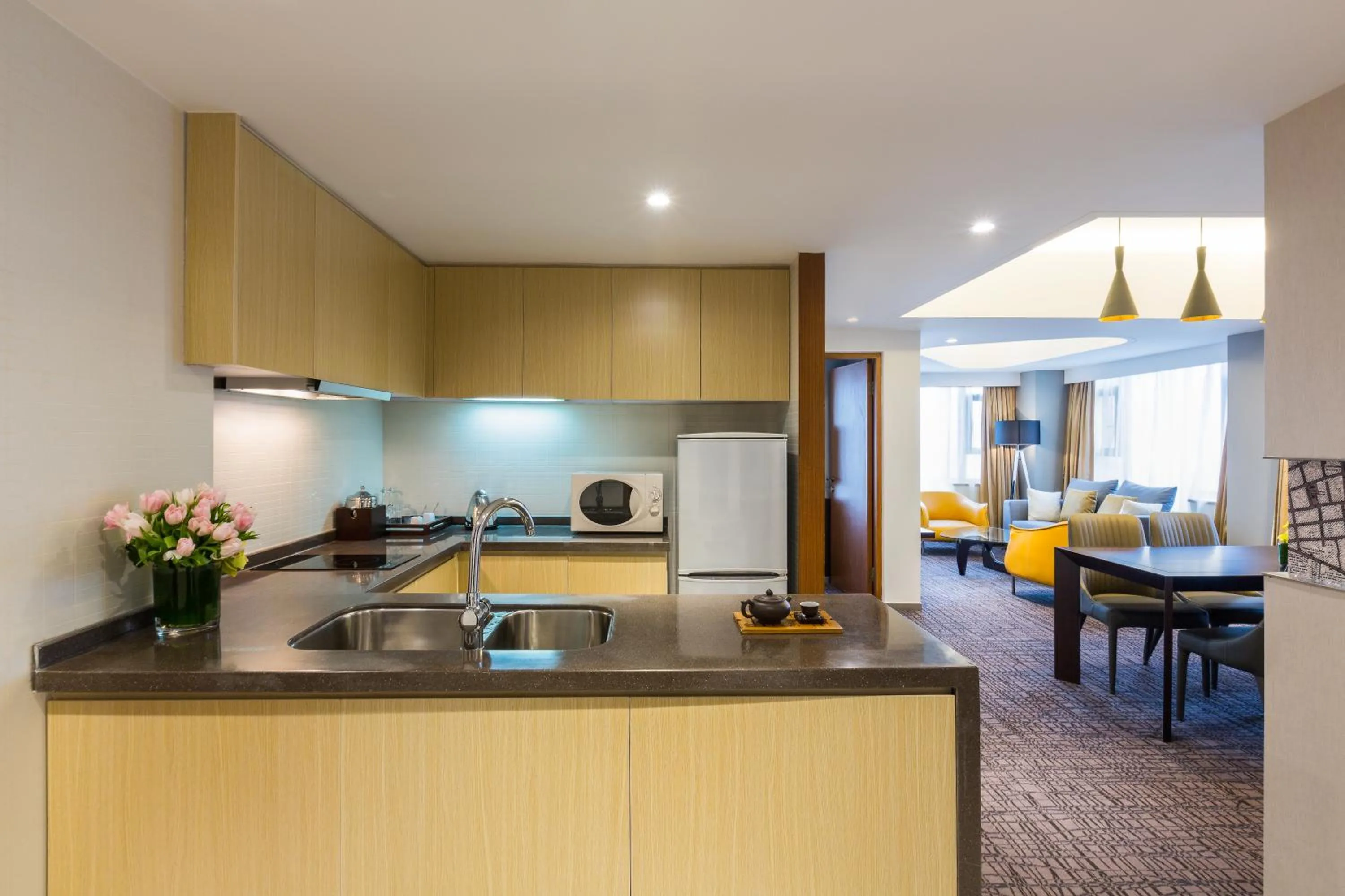 Kitchen or kitchenette in Grand Mercure Shanghai Hongqiao