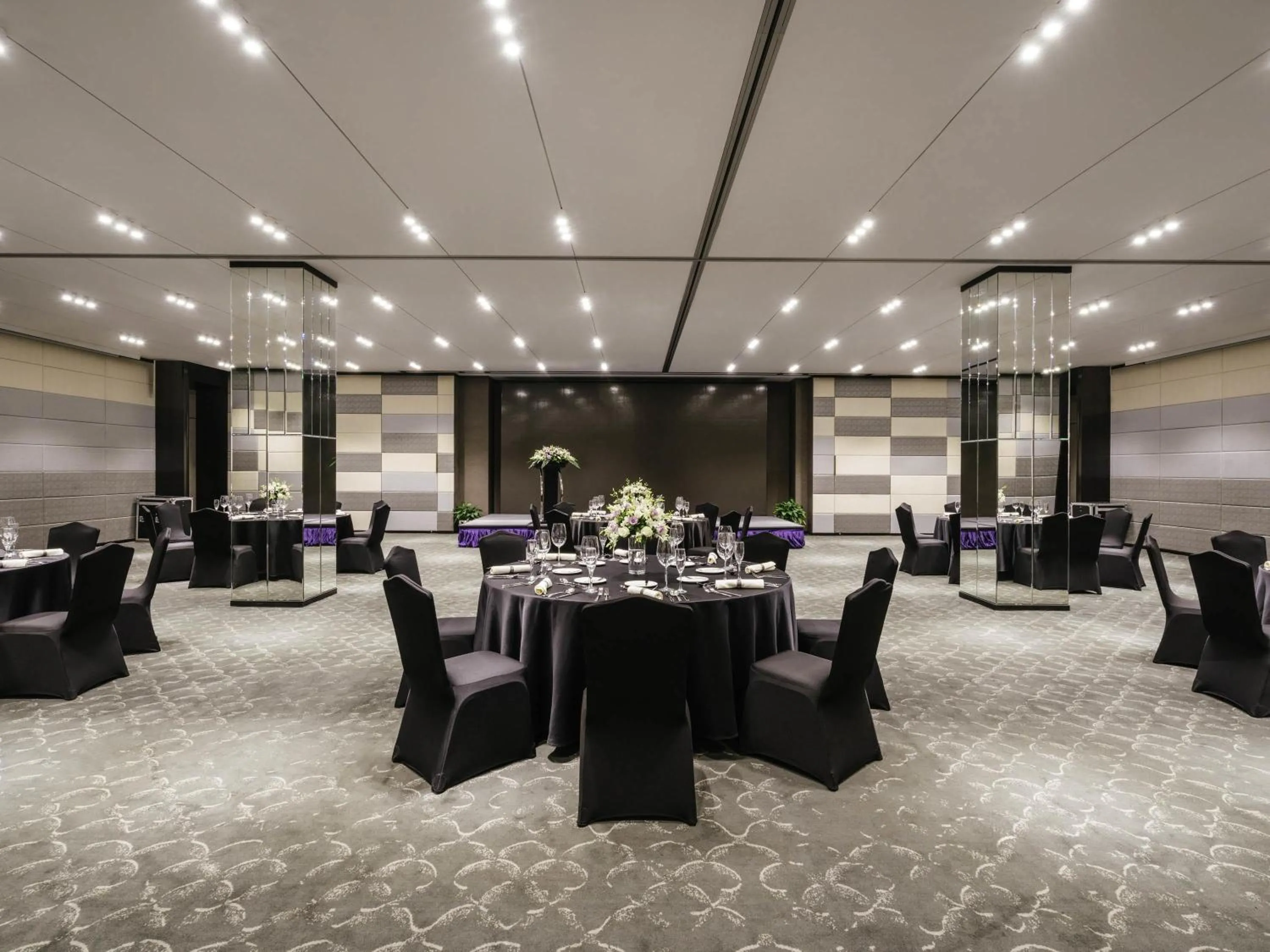 Meeting/conference room in Grand Mercure Shanghai Hongqiao