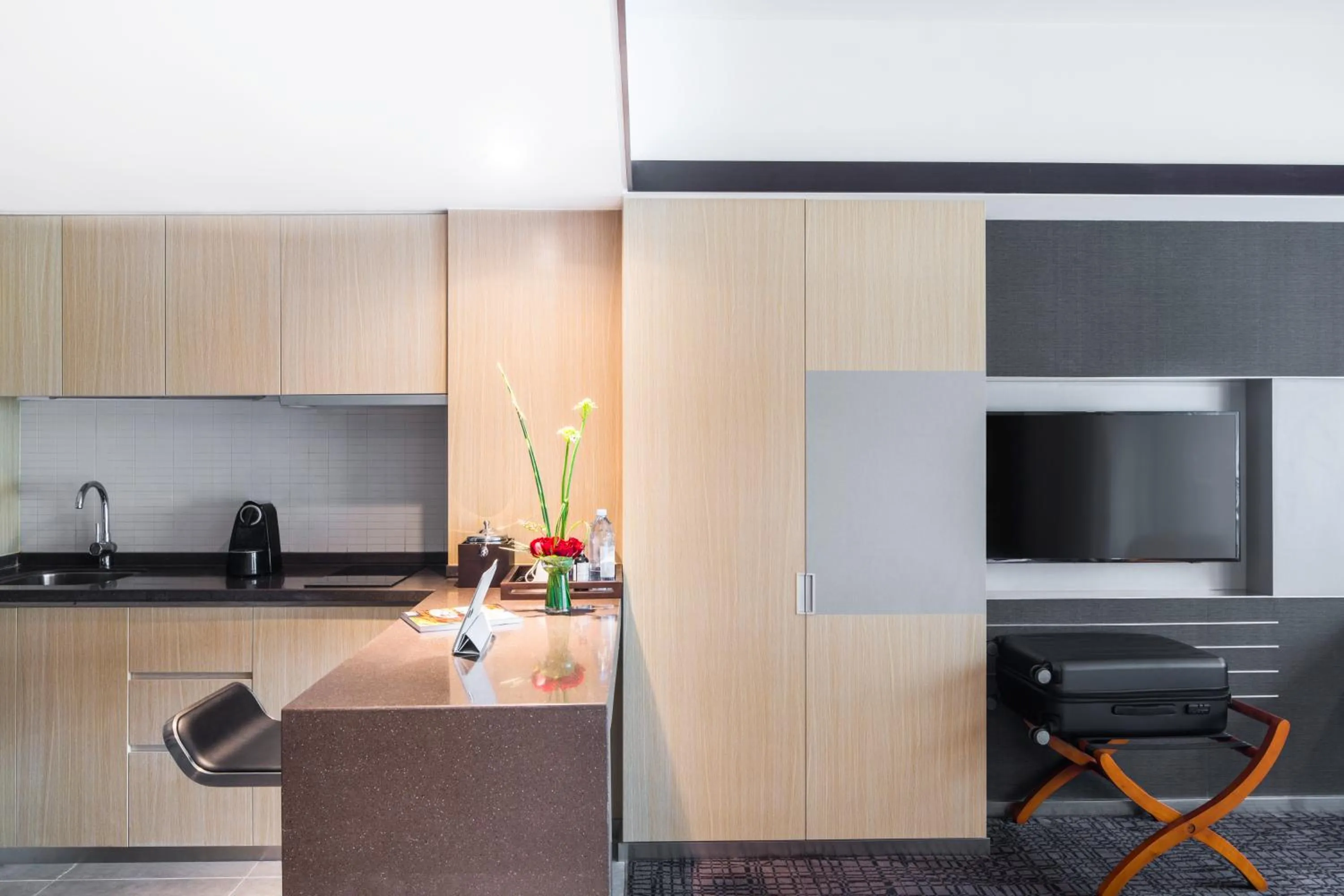 Kitchen or kitchenette in Grand Mercure Shanghai Hongqiao