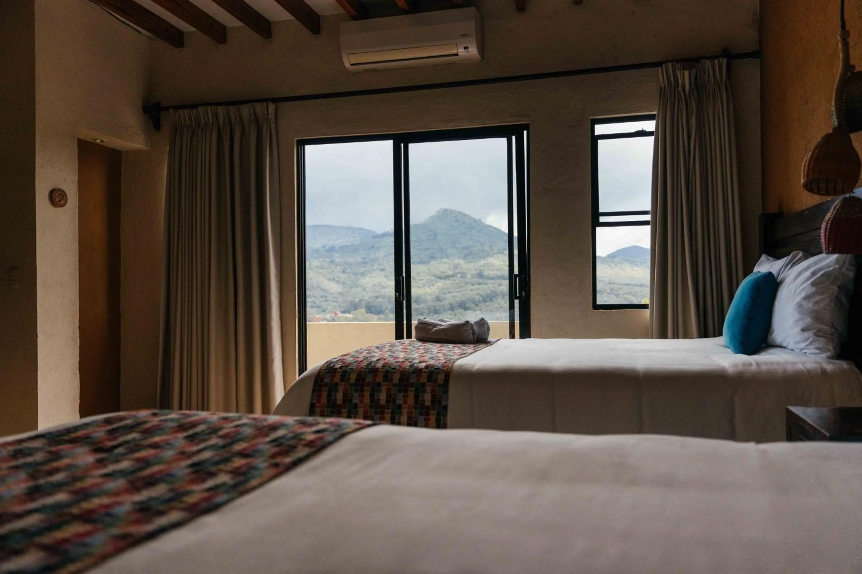 Bed in Casa 1800 Ataco Hotel Boutique